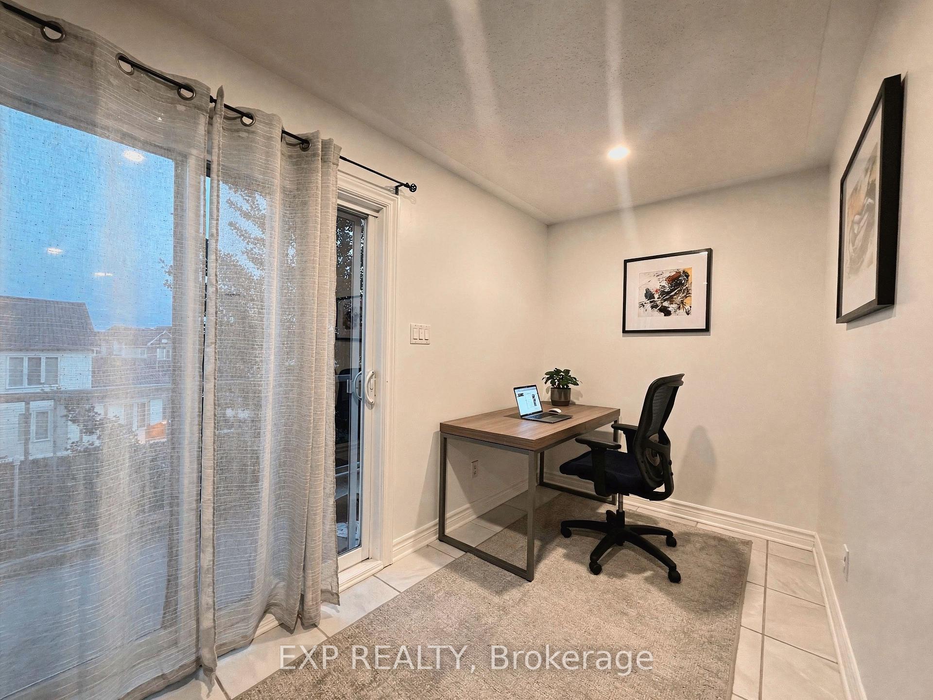 Photo 5 of Unit B, 564 Chapman Mills Drive, Ottawa, Barrhaven - Strandherd — HOMEH