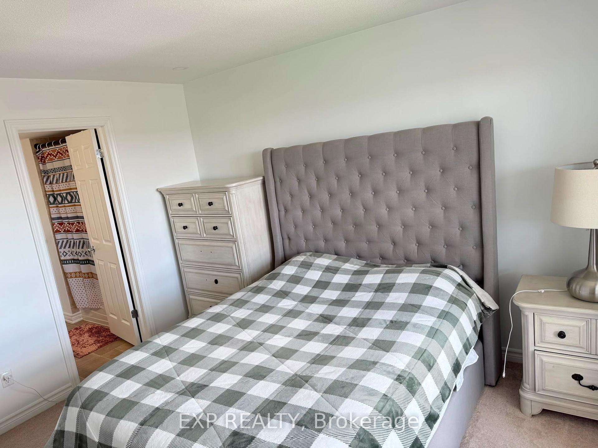 Photo 8 of Unit B, 564 Chapman Mills Drive, Ottawa, Barrhaven - Strandherd — HOMEH