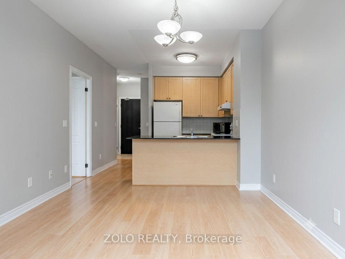 Photo 7 of Unit 103, 15 North Park Road, Vaughan, Beverley Glen — HOMEH