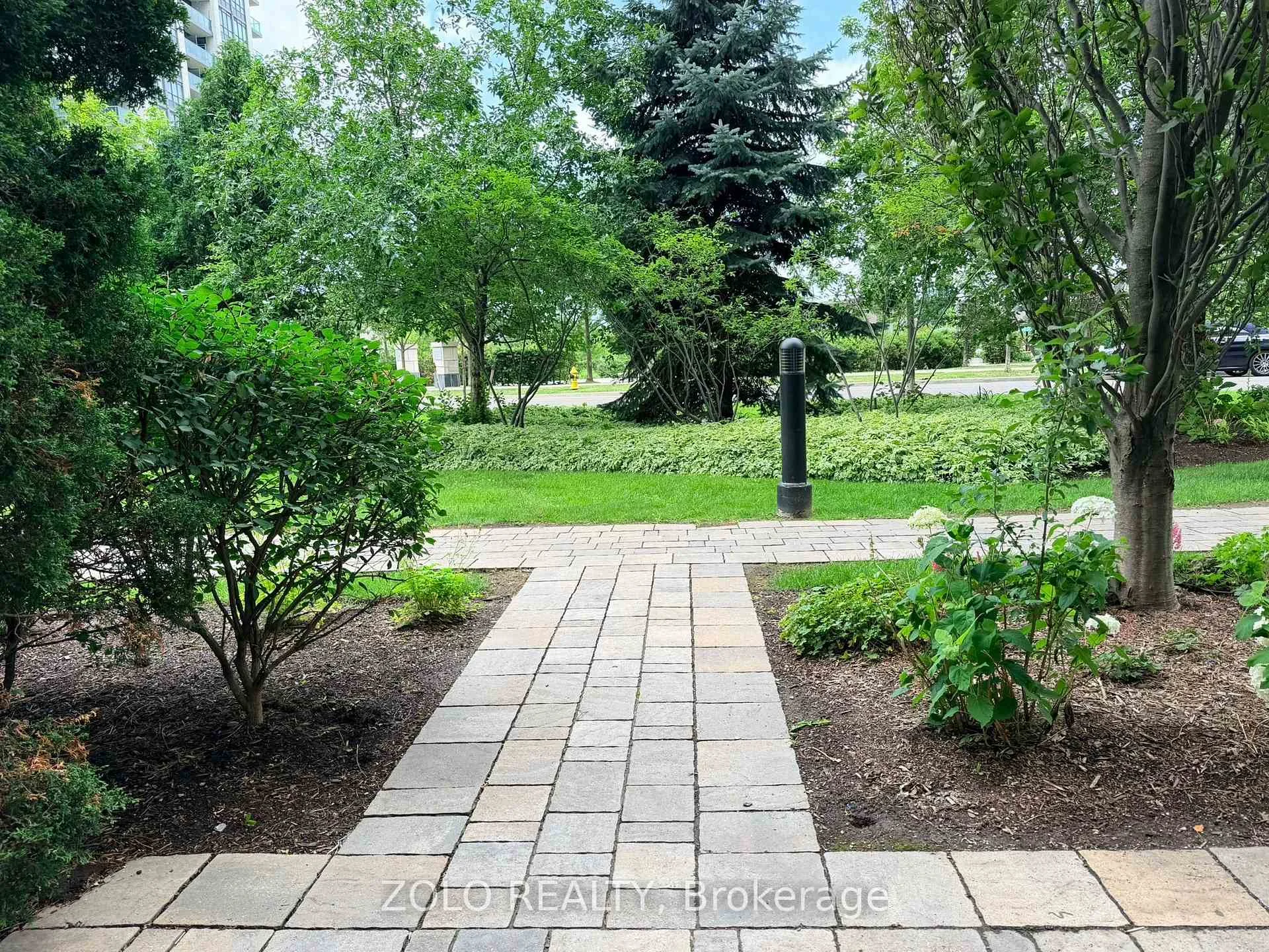 Photo 8 of Unit 103, 15 North Park Road, Vaughan, Beverley Glen — HOMEH