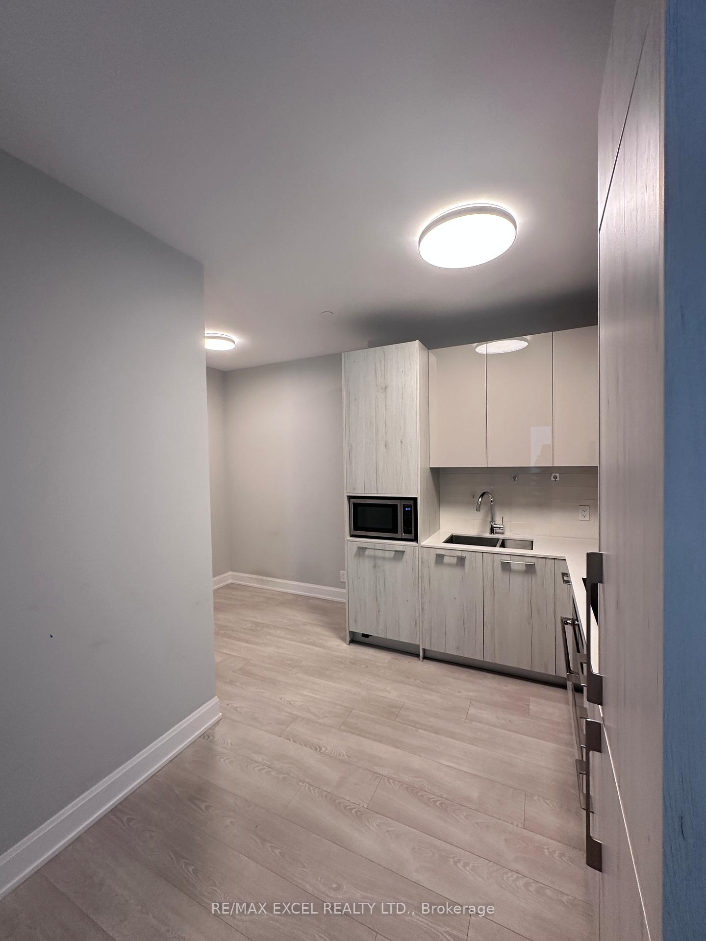 Photo 8 of Unit 1030, 38 Water Walk Drive E, Markham, Unionville — HOMEH