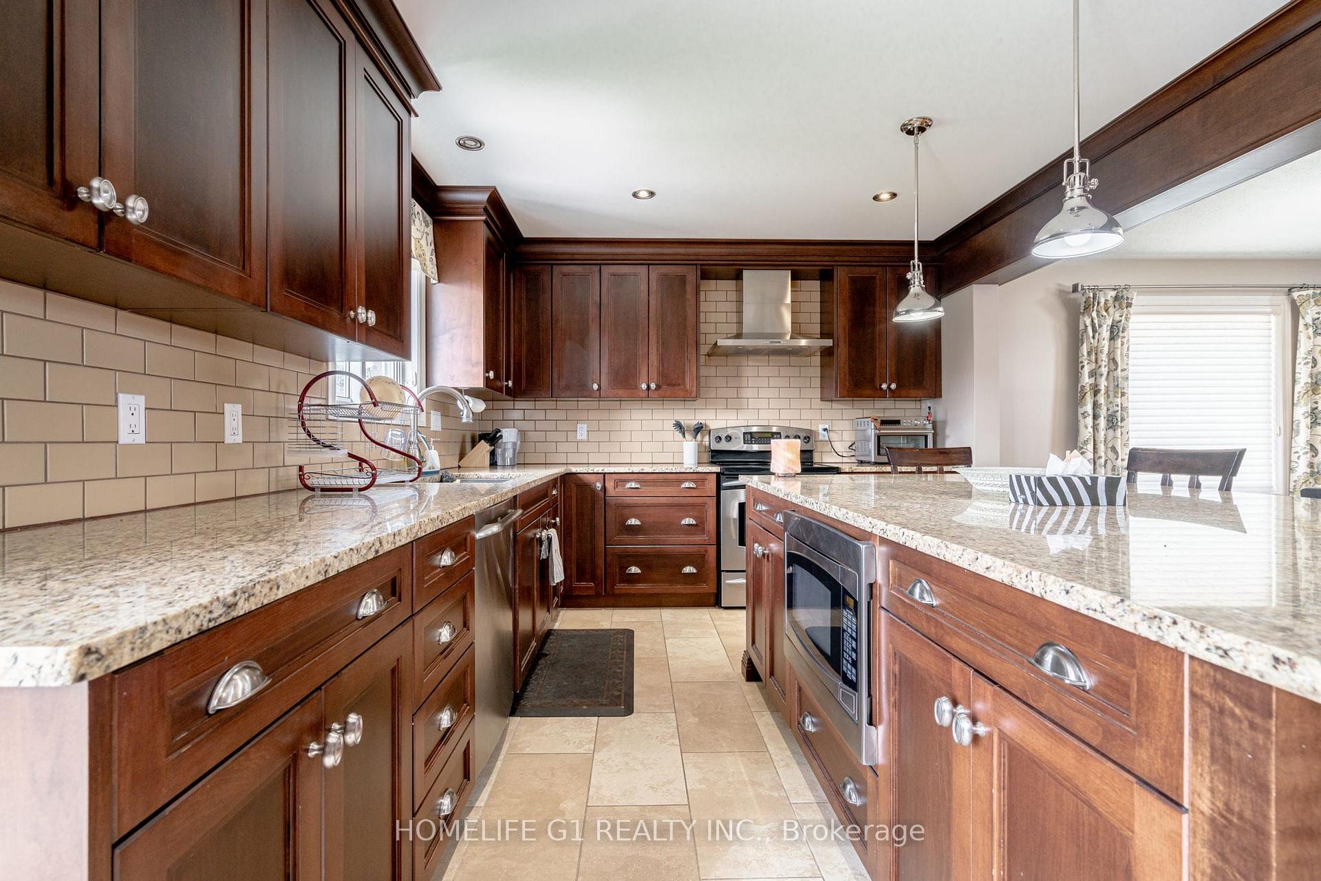 Photo 4 of 165 Ellison Avenue, Leamington, Seacliffe — HOMEH