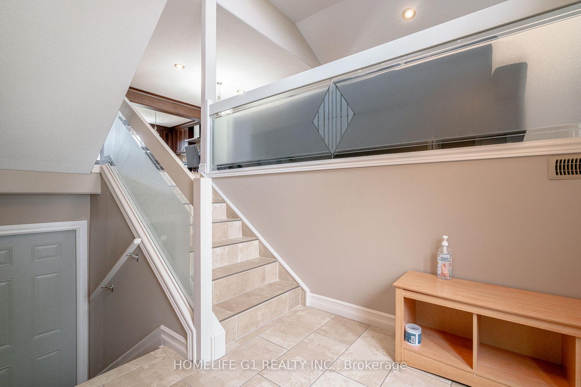 Photo 5 of 165 Ellison Avenue, Leamington, Seacliffe — HOMEH