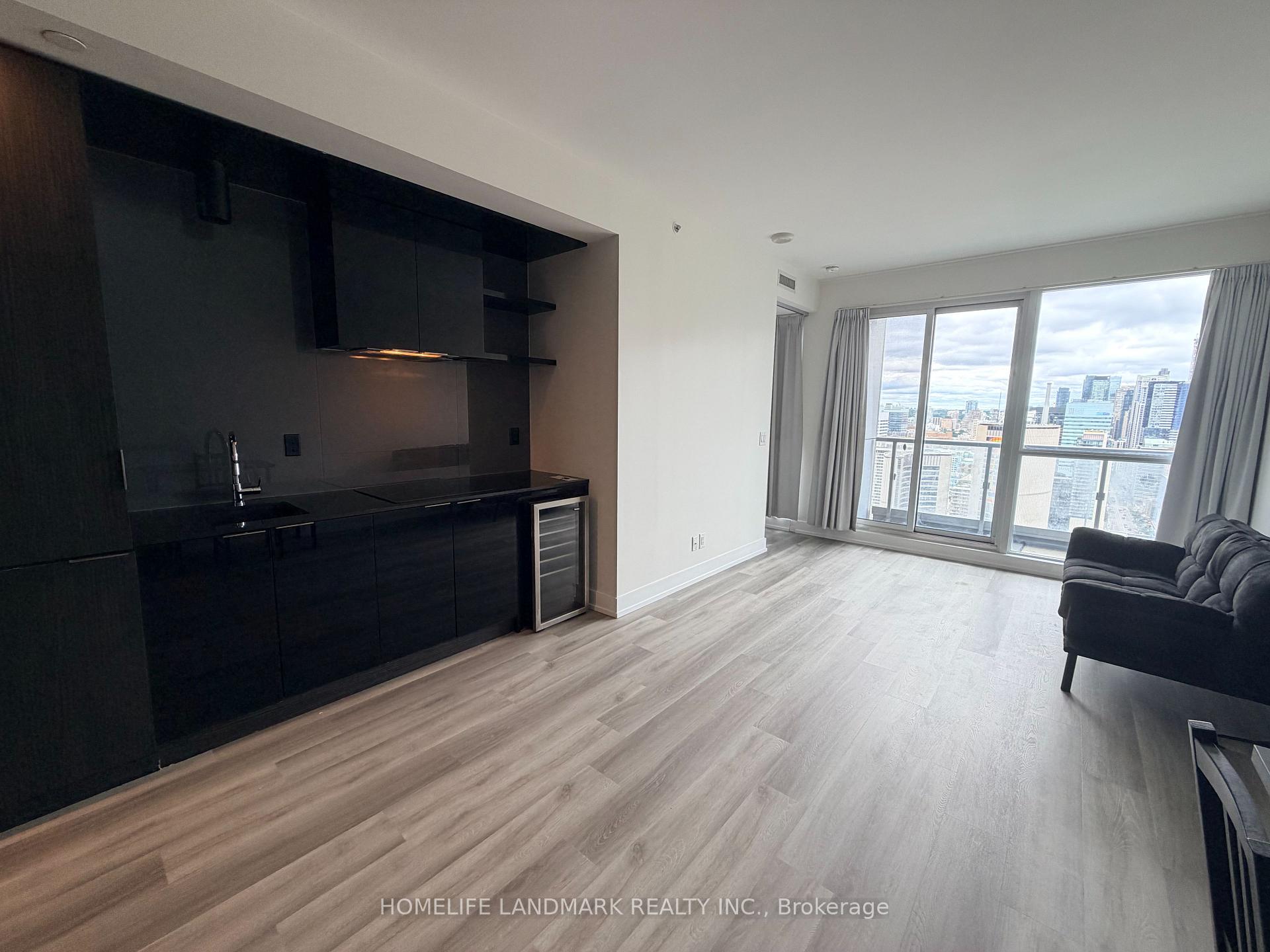 Photo 7 of Unit 3701, 70 Temperance Street, Toronto, Bay Street Corridor — HOMEH