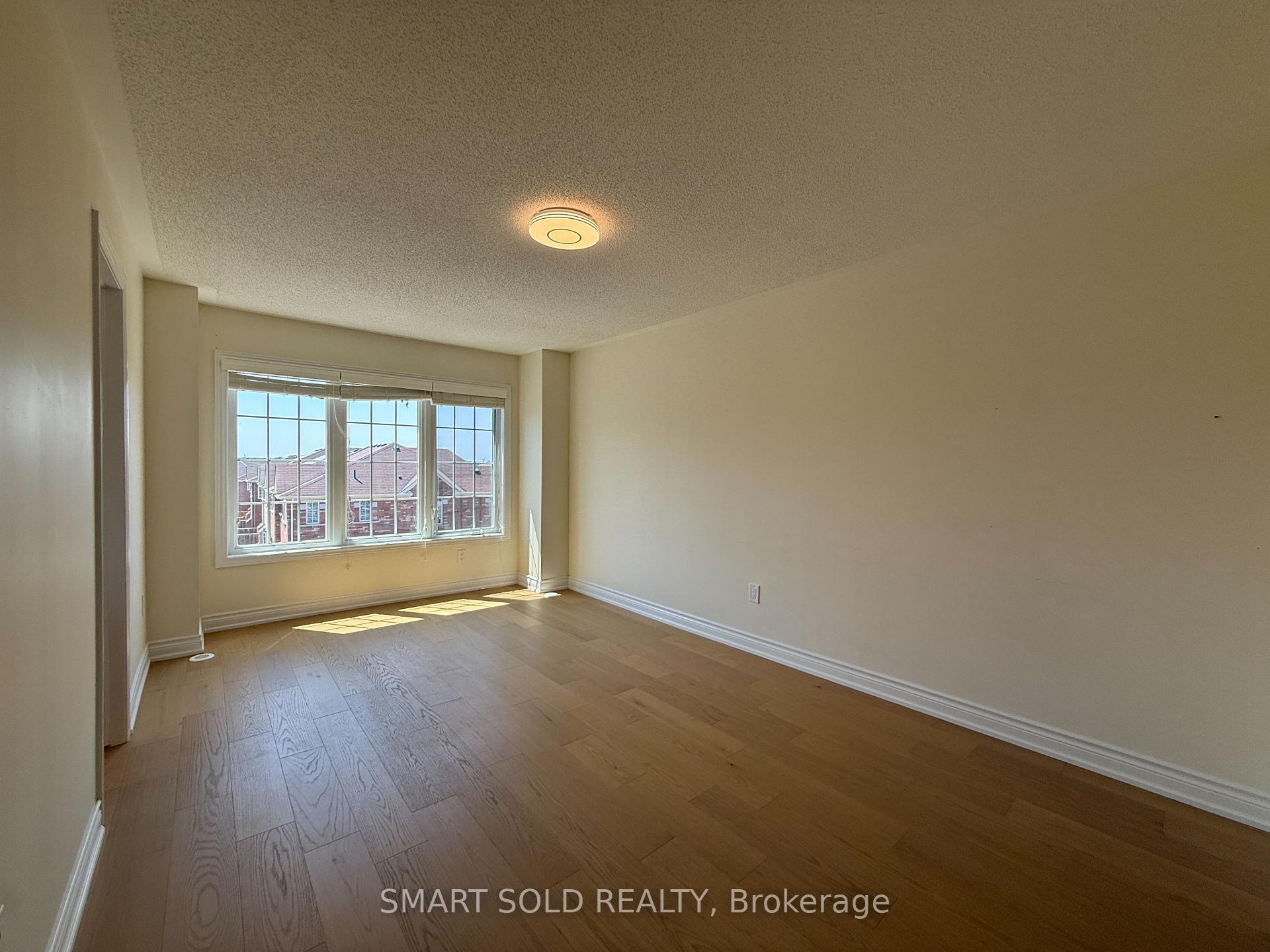 Photo 9 of 311 Dundas Way, Markham, Greensborough — HOMEH