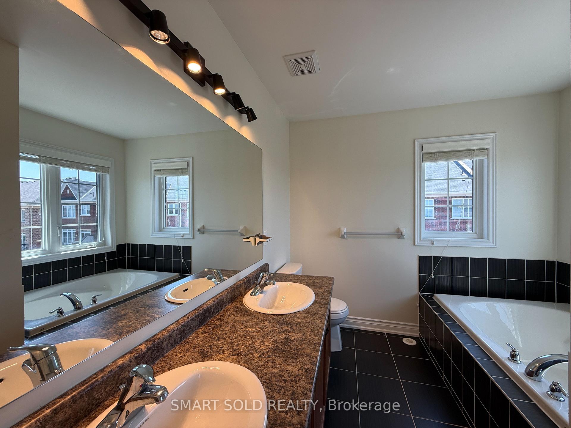 Photo 10 of 311 Dundas Way, Markham, Greensborough — HOMEH