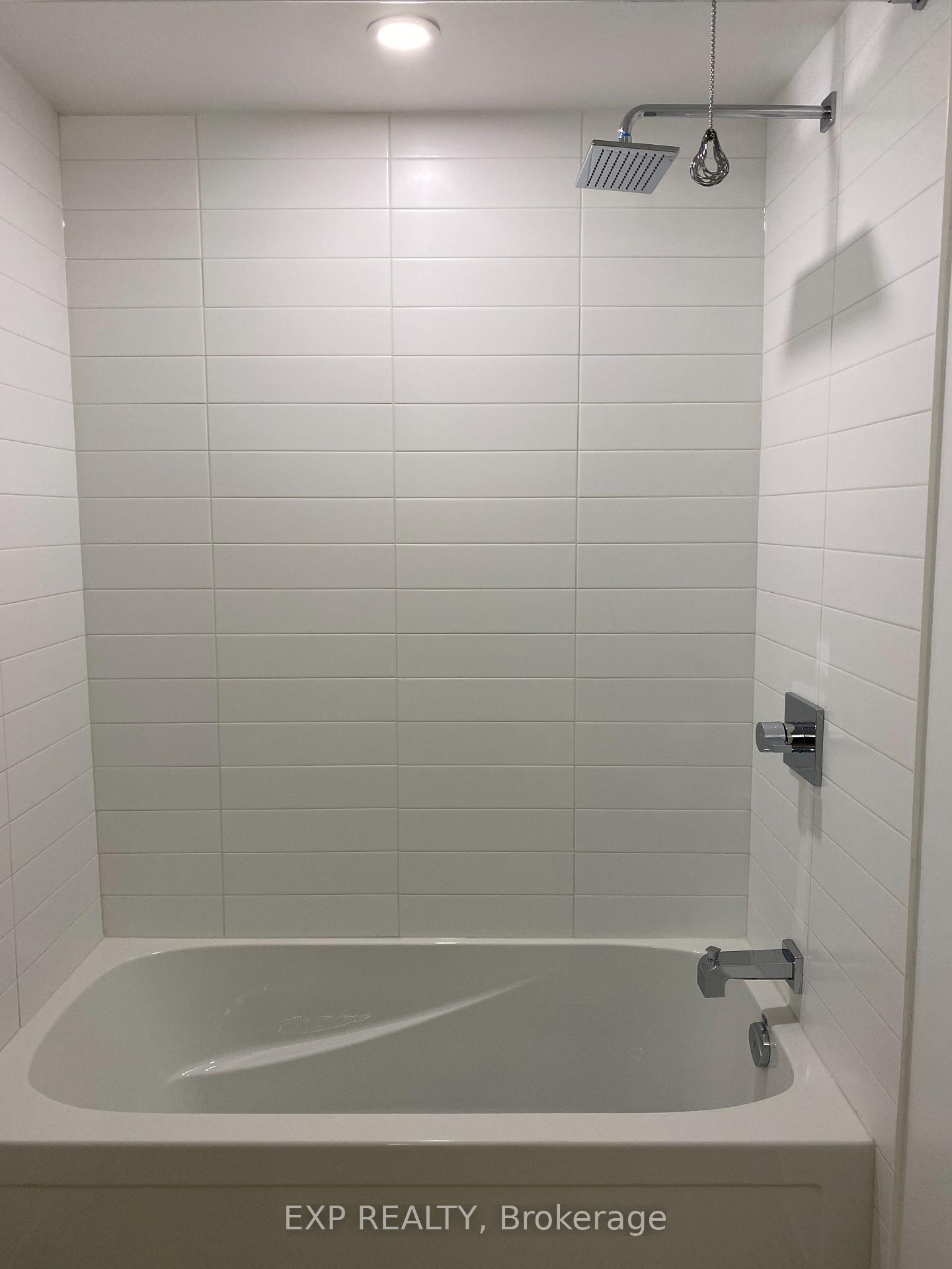 Photo 9 of Unit 913, 18 Maitland Terrace, Toronto, Church-Yonge Corridor — HOMEH