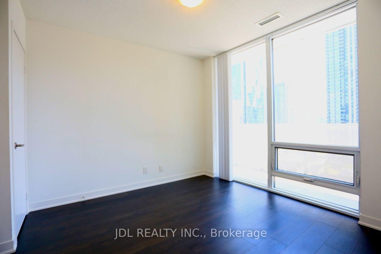 Photo 9 of Unit 1705, 88 Harbour Street, Toronto, Waterfront Communities — HOMEH