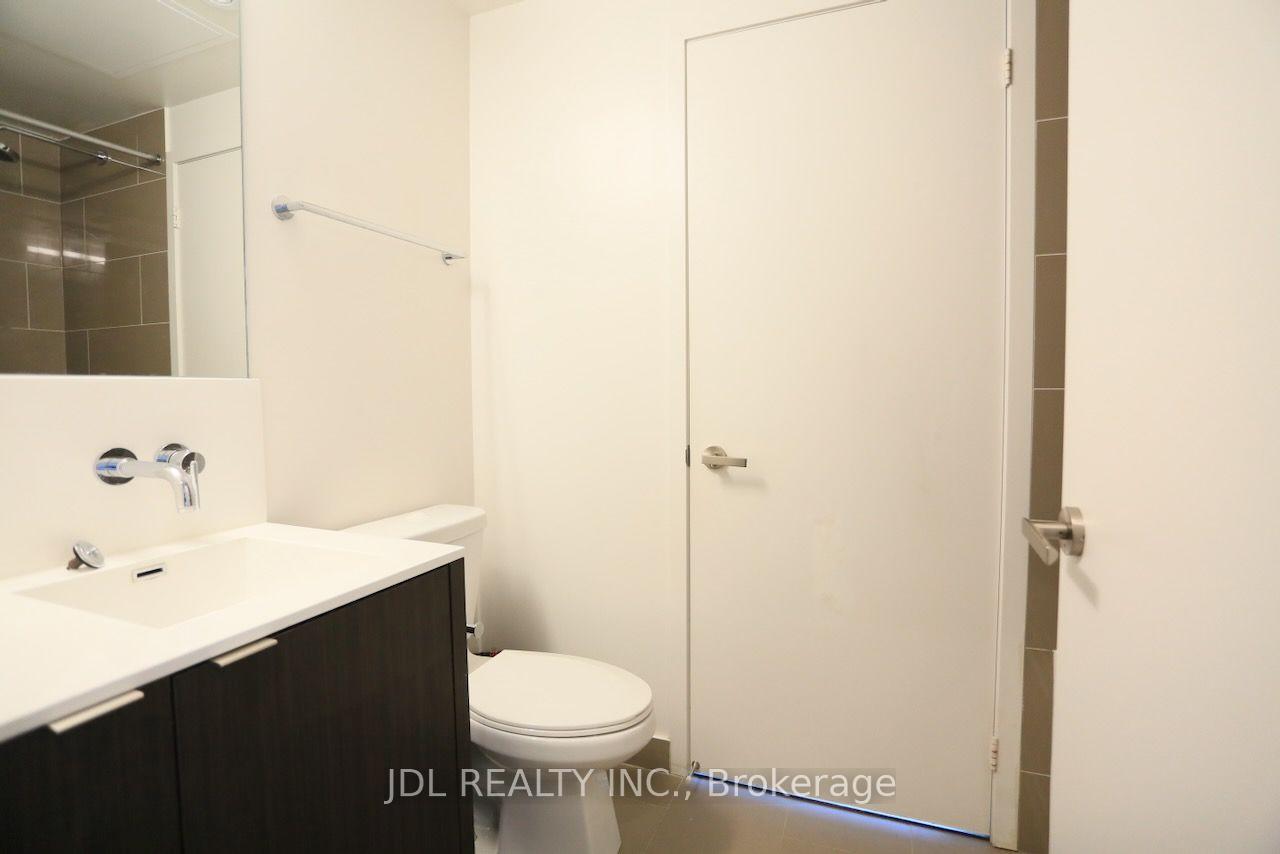Photo 11 of Unit 1705, 88 Harbour Street, Toronto, Waterfront Communities — HOMEH