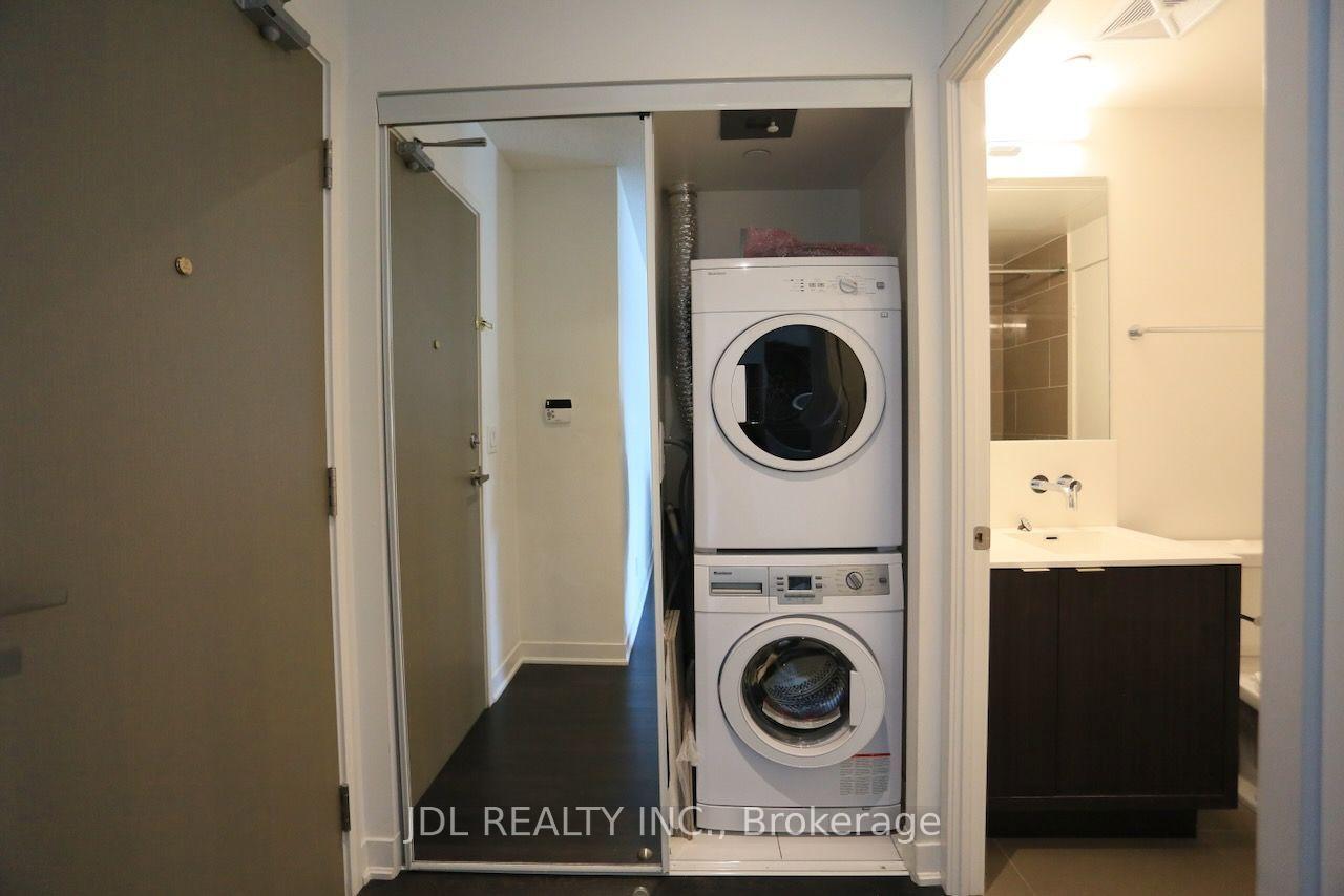 Photo 12 of Unit 1705, 88 Harbour Street, Toronto, Waterfront Communities — HOMEH