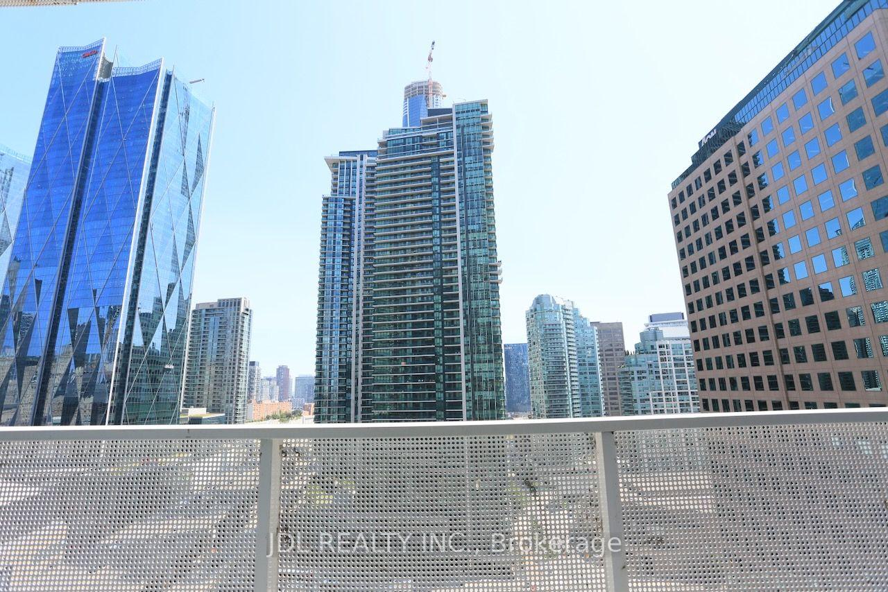 Photo 14 of Unit 1705, 88 Harbour Street, Toronto, Waterfront Communities — HOMEH