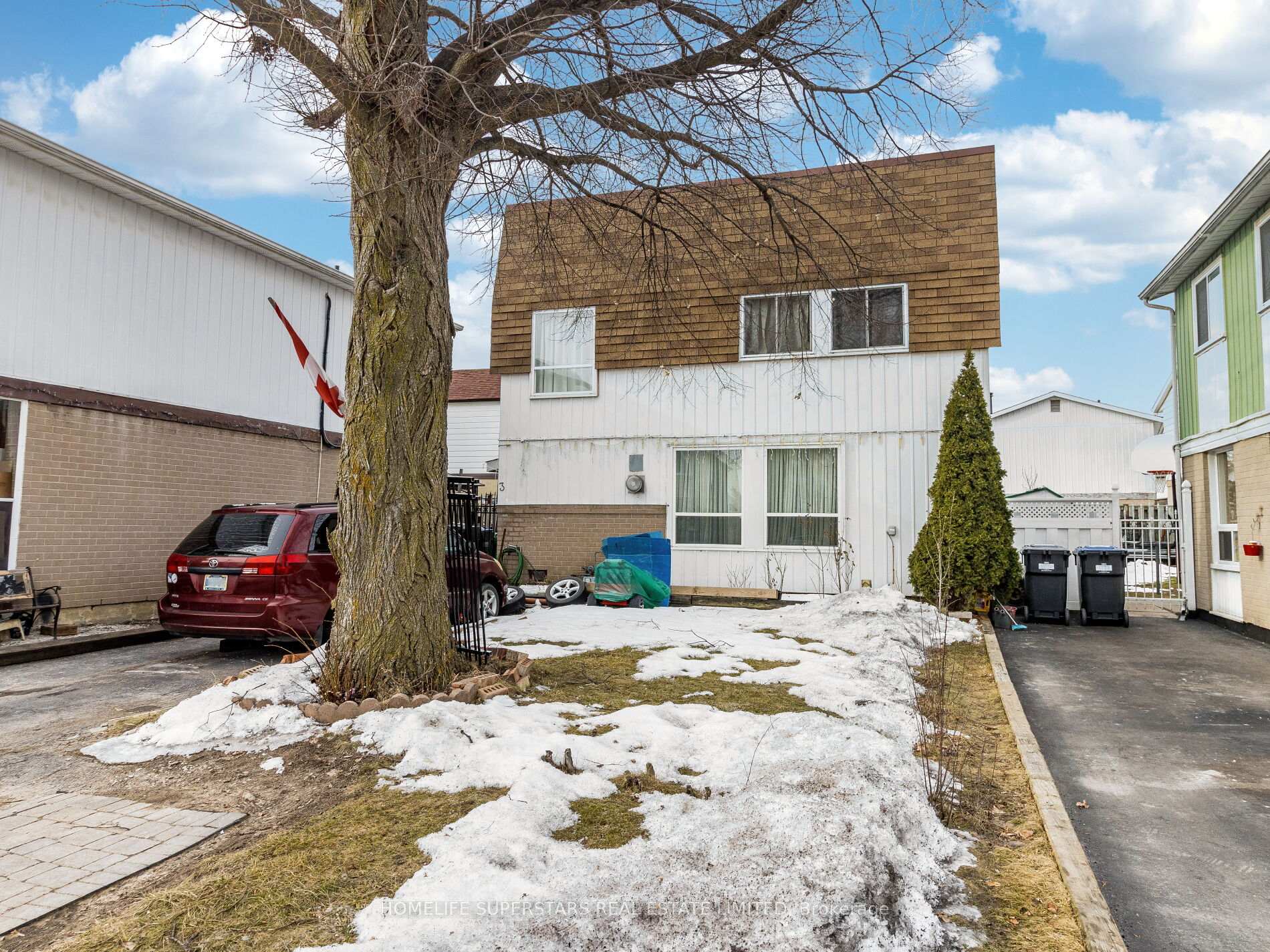 Photo 1 of 3 Haley Court, Brampton, Central Park — HOMEH