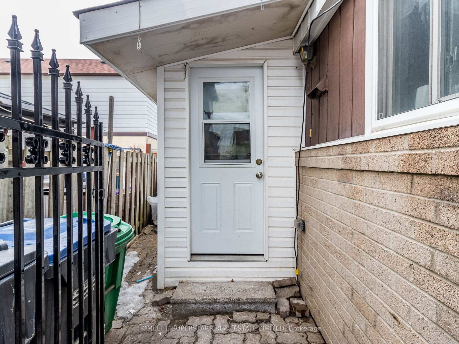 Photo 2 of 3 Haley Court, Brampton, Central Park — HOMEH
