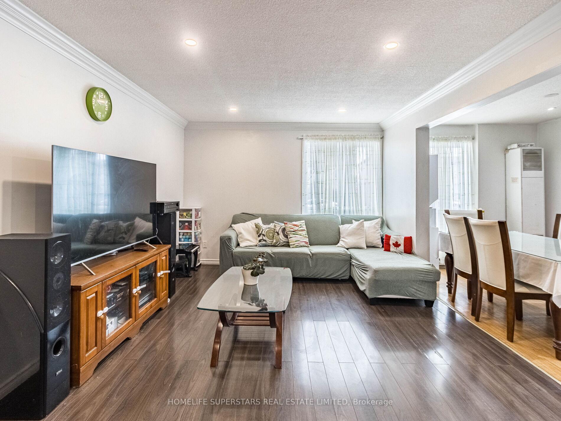 Photo 8 of 3 Haley Court, Brampton, Central Park — HOMEH