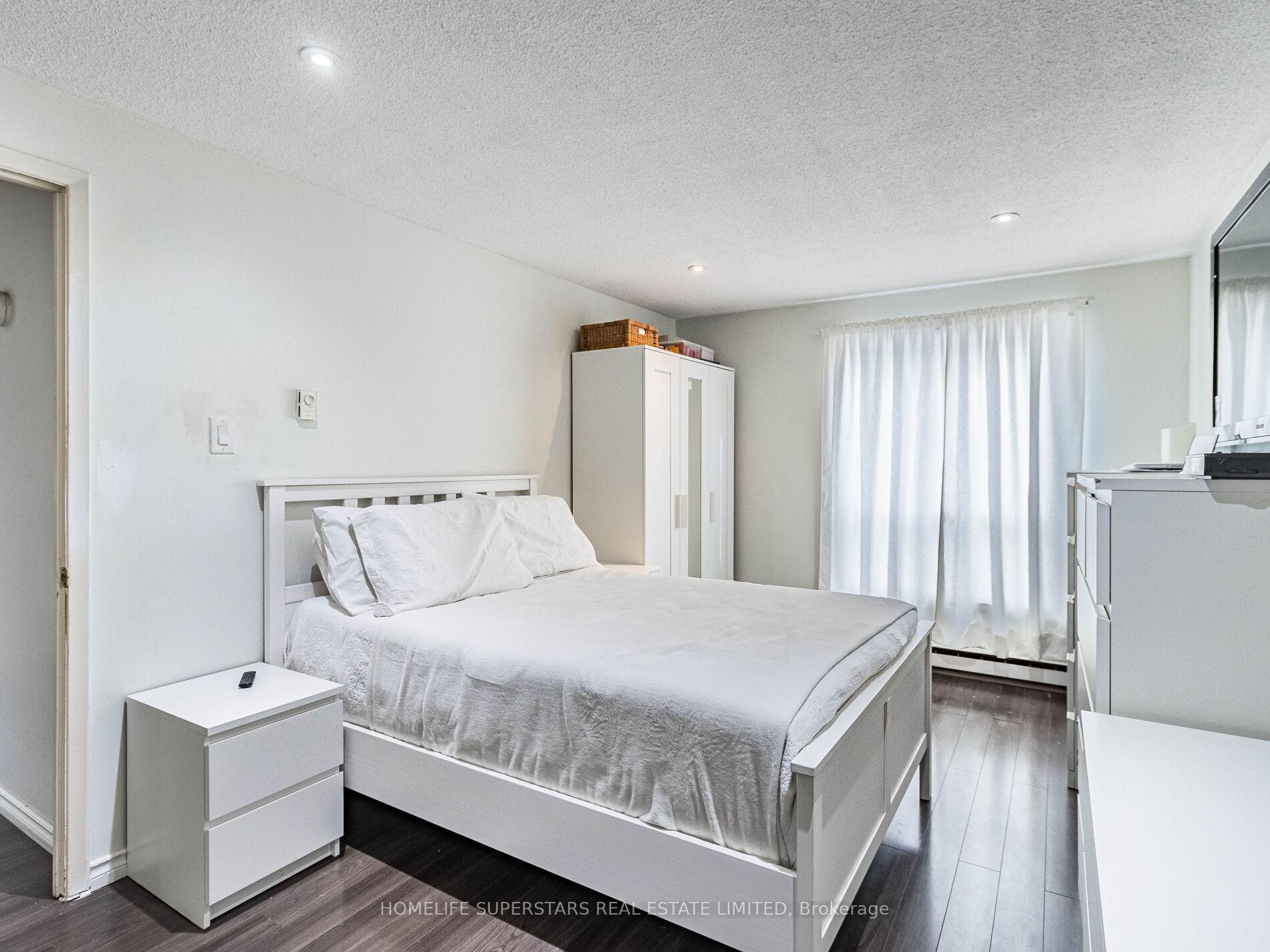Photo 9 of 3 Haley Court, Brampton, Central Park — HOMEH