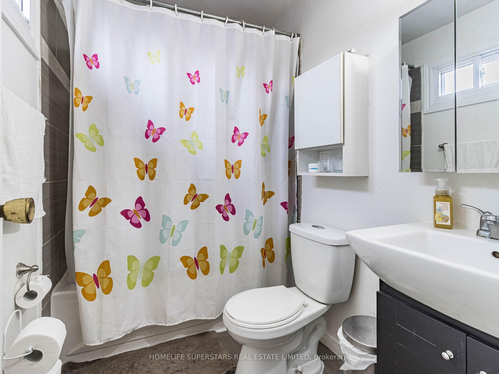 Photo 11 of 3 Haley Court, Brampton, Central Park — HOMEH