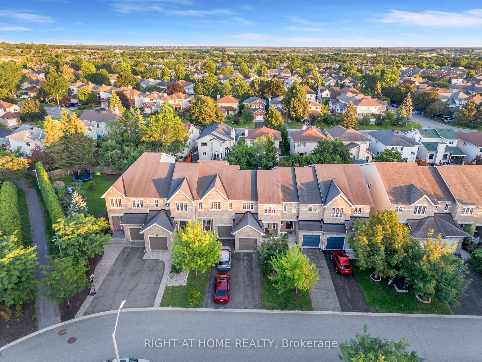 Photo 2 of 356 Kingbrook Drive, Ottawa, Kanata - Bridlewood — HOMEH
