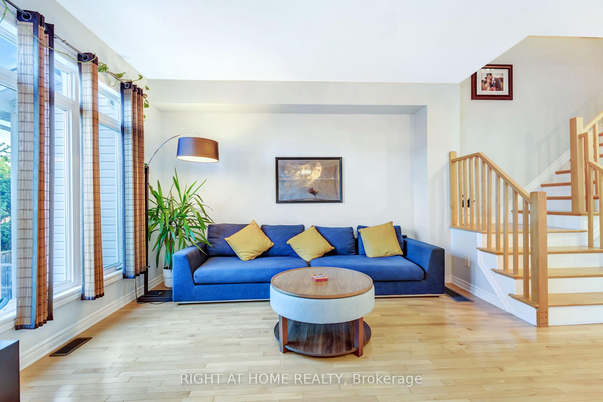 Photo 8 of 356 Kingbrook Drive, Ottawa, Kanata - Bridlewood — HOMEH