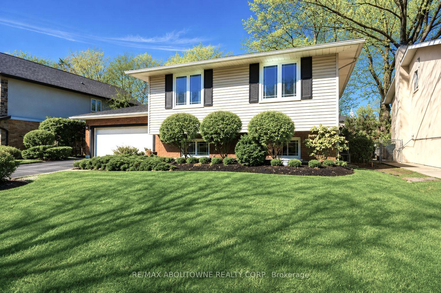Photo 2 of 2165 Dunedin Road, Oakville, Ford — HOMEH