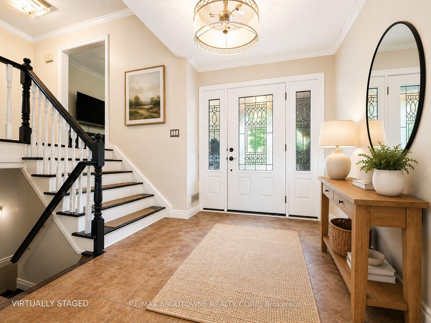 Photo 3 of 2165 Dunedin Road, Oakville, Ford — HOMEH