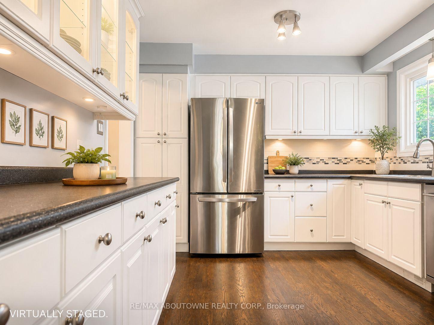Photo 6 of 2165 Dunedin Road, Oakville, Ford — HOMEH