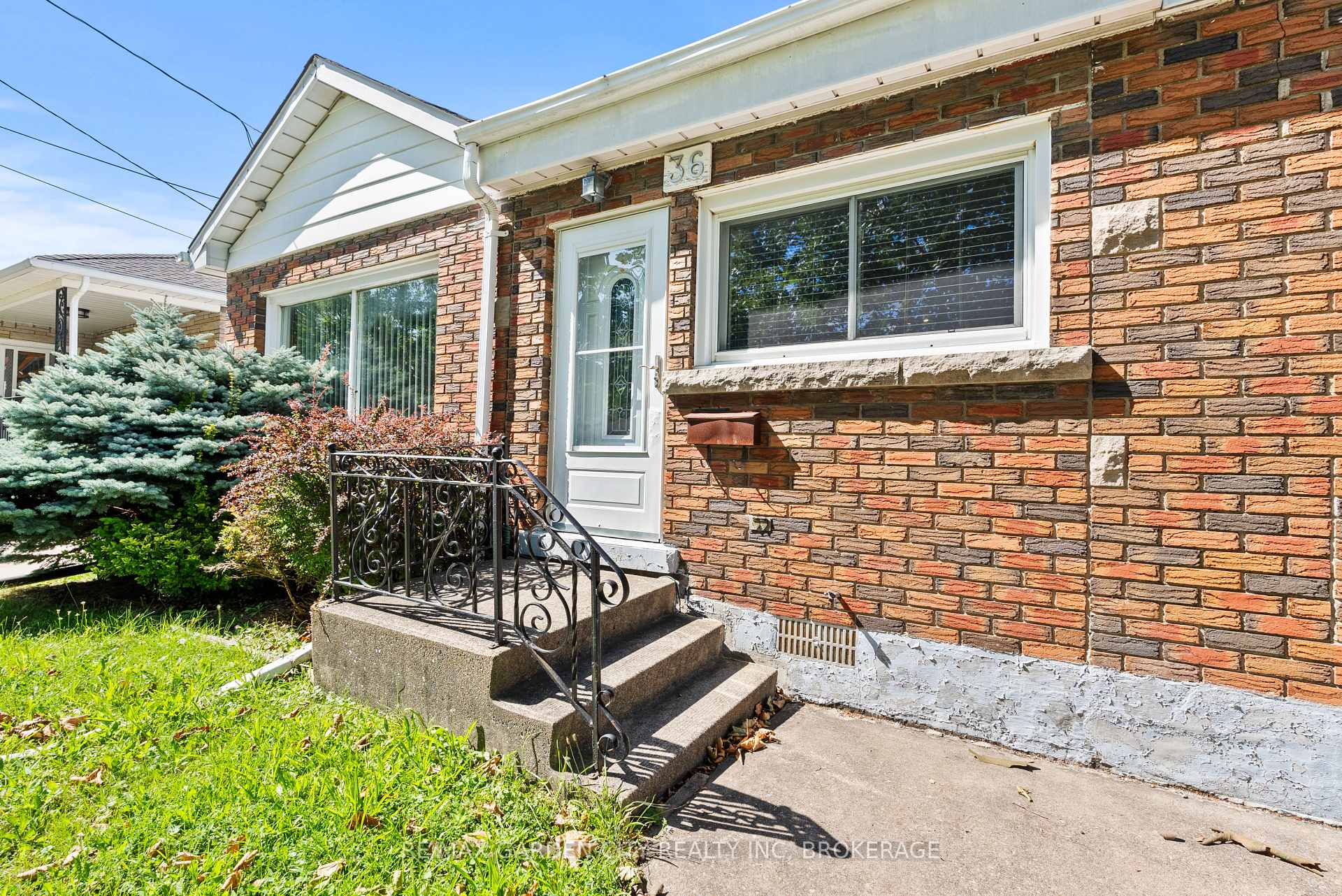 Photo 4 of 36 Rose Avenue, Thorold, Thorold Downtown — HOMEH
