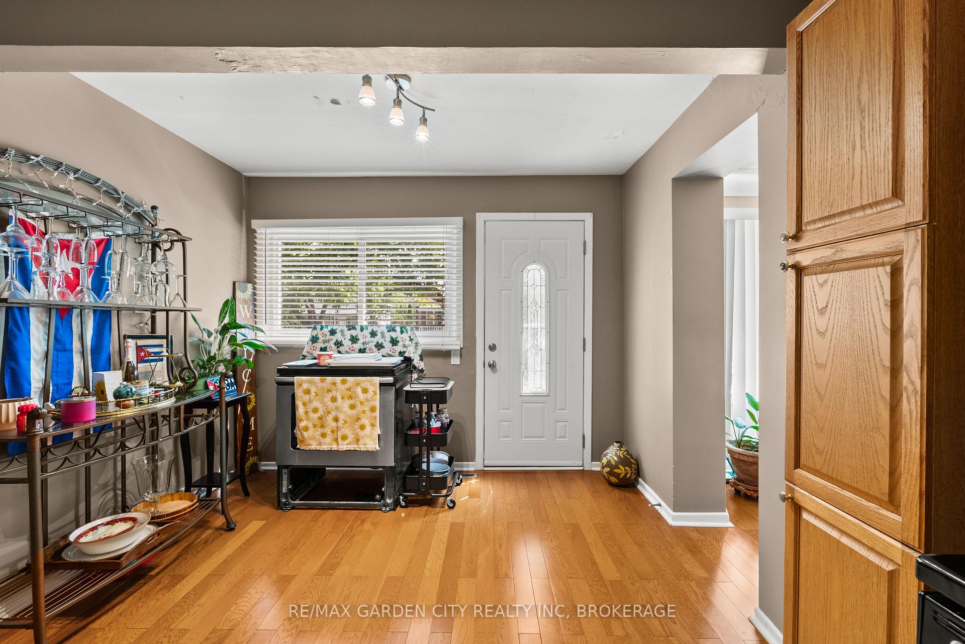 Photo 5 of 36 Rose Avenue, Thorold, Thorold Downtown — HOMEH