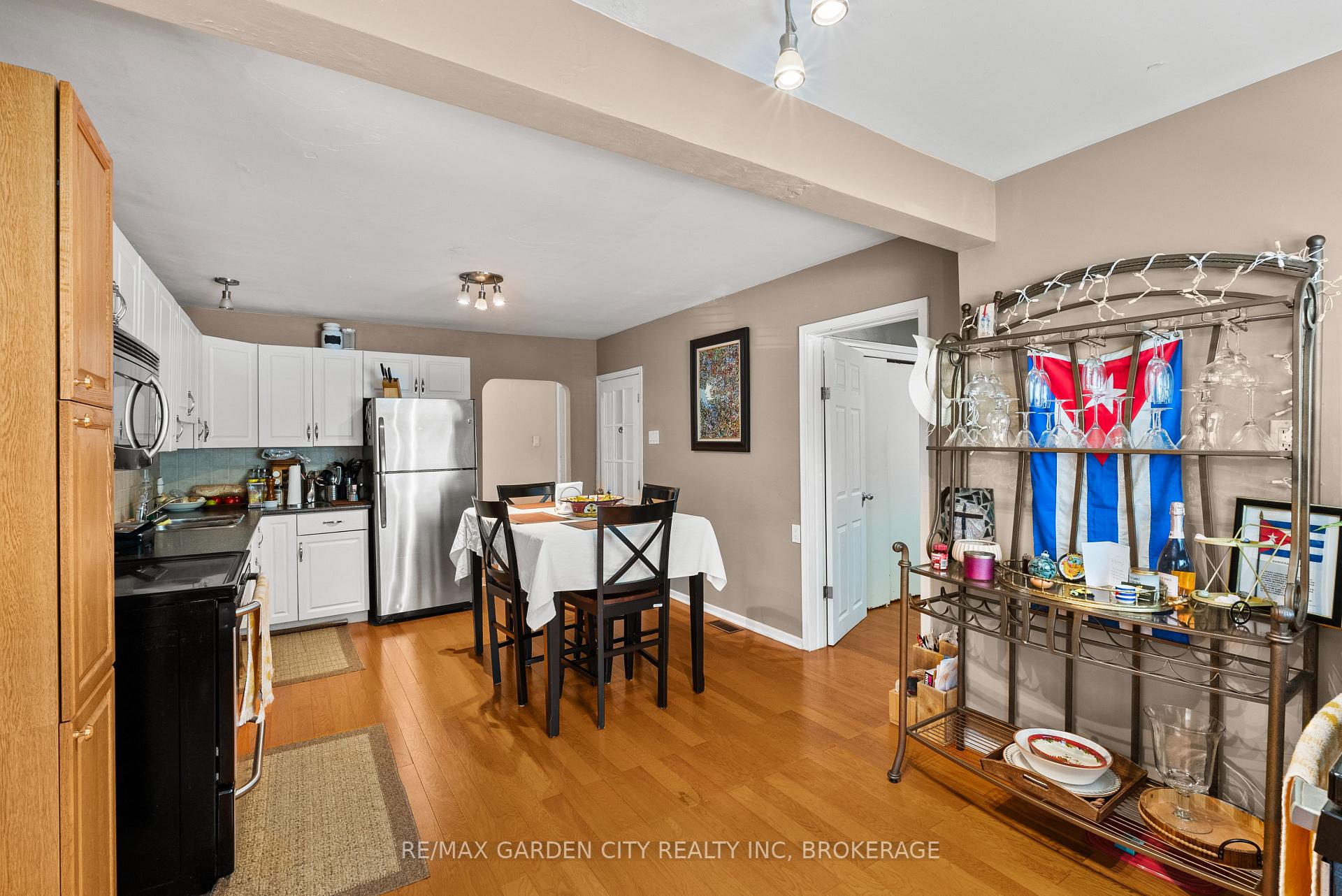 Photo 6 of 36 Rose Avenue, Thorold, Thorold Downtown — HOMEH