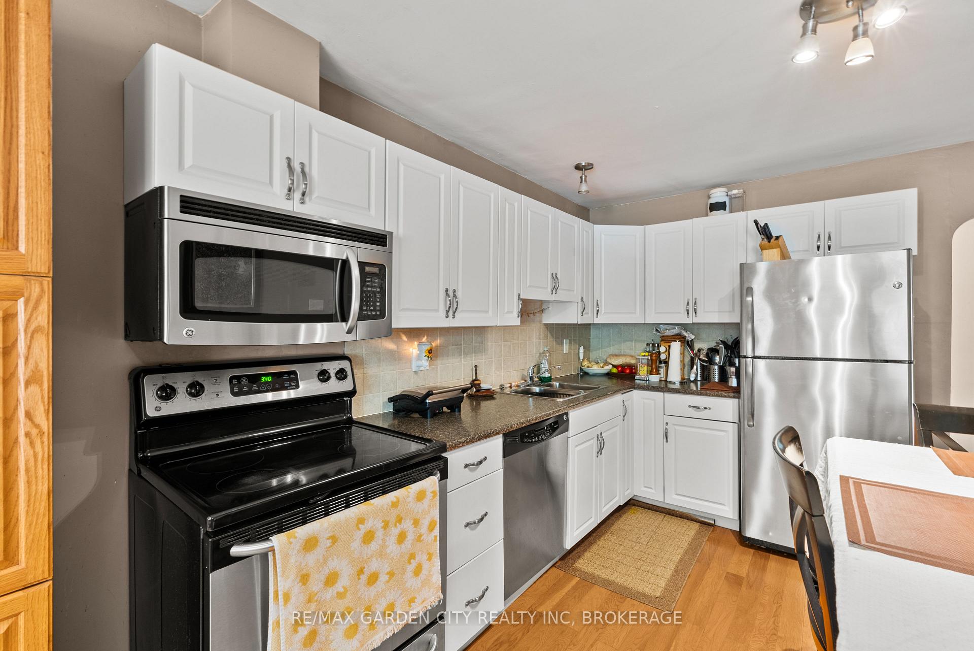 Photo 10 of 36 Rose Avenue, Thorold, Thorold Downtown — HOMEH