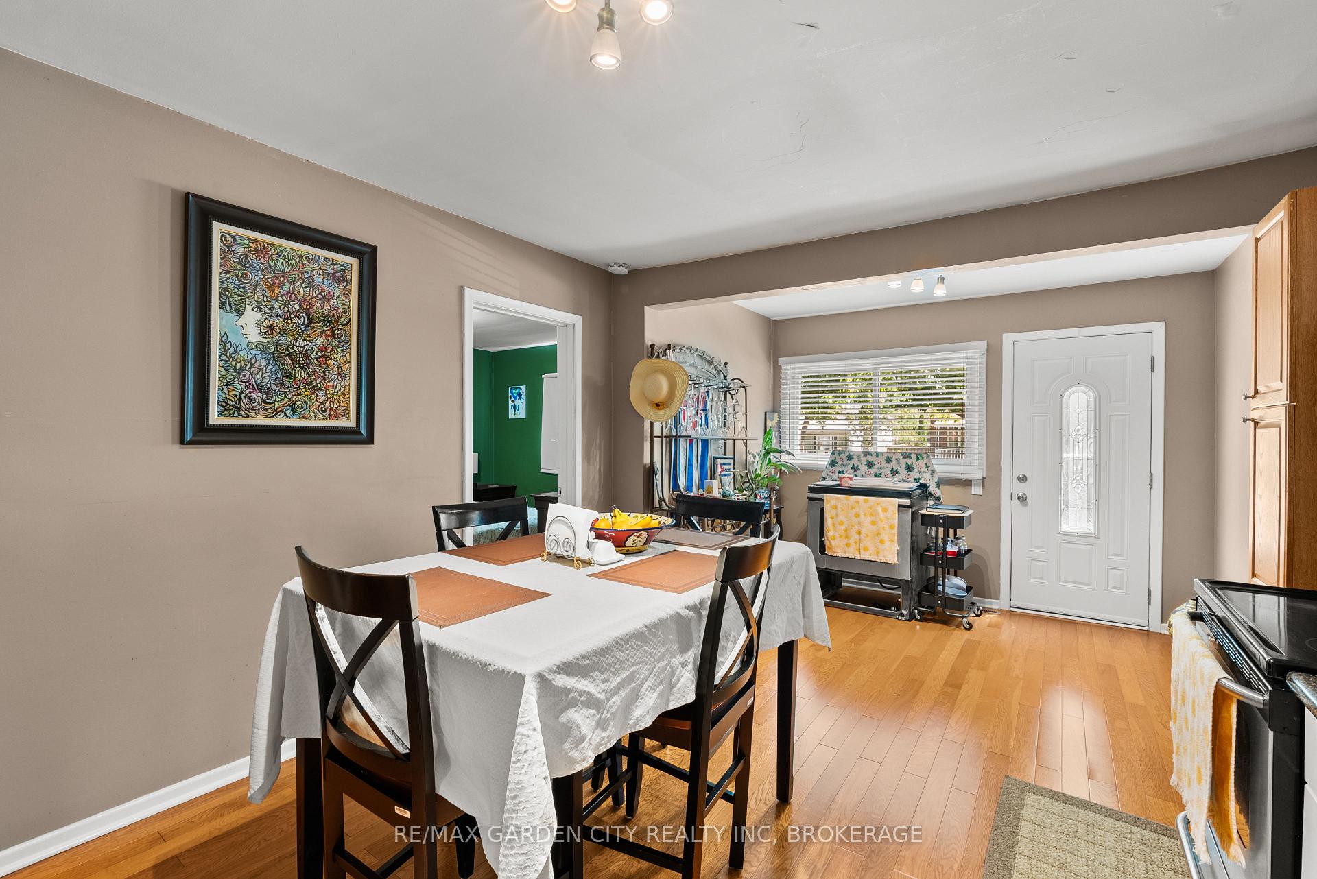 Photo 11 of 36 Rose Avenue, Thorold, Thorold Downtown — HOMEH