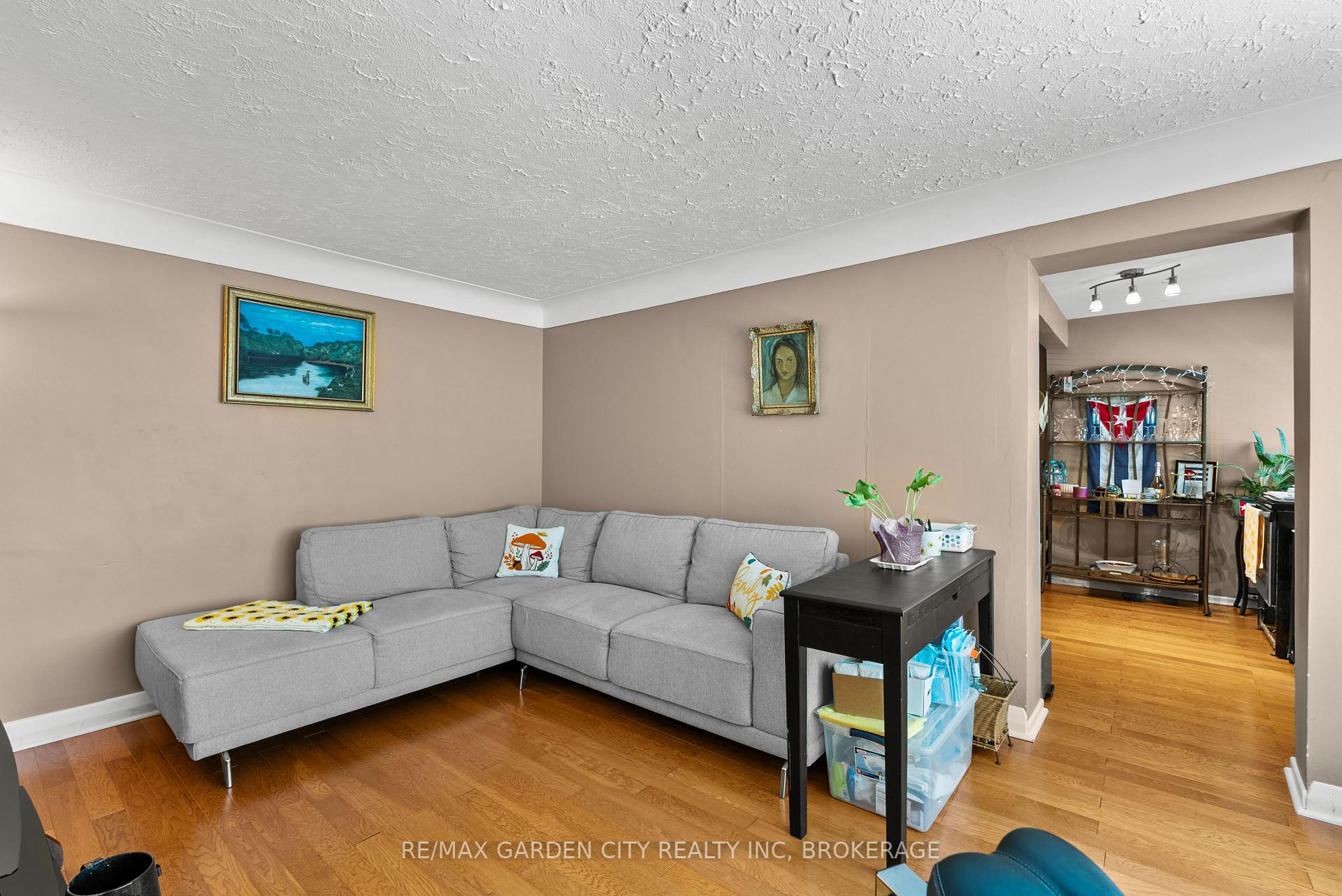 Photo 12 of 36 Rose Avenue, Thorold, Thorold Downtown — HOMEH