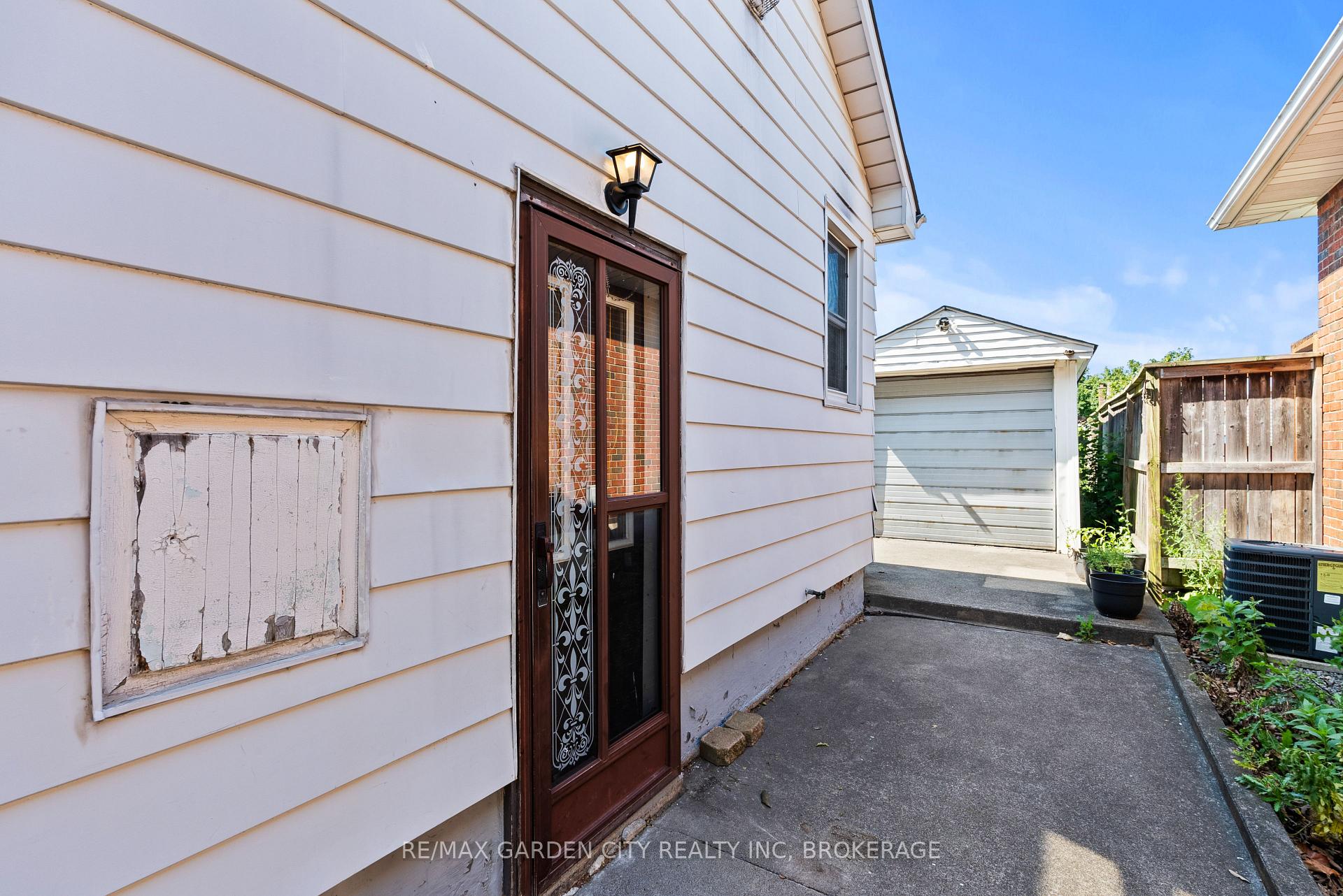 Photo 24 of 36 Rose Avenue, Thorold, Thorold Downtown — HOMEH
