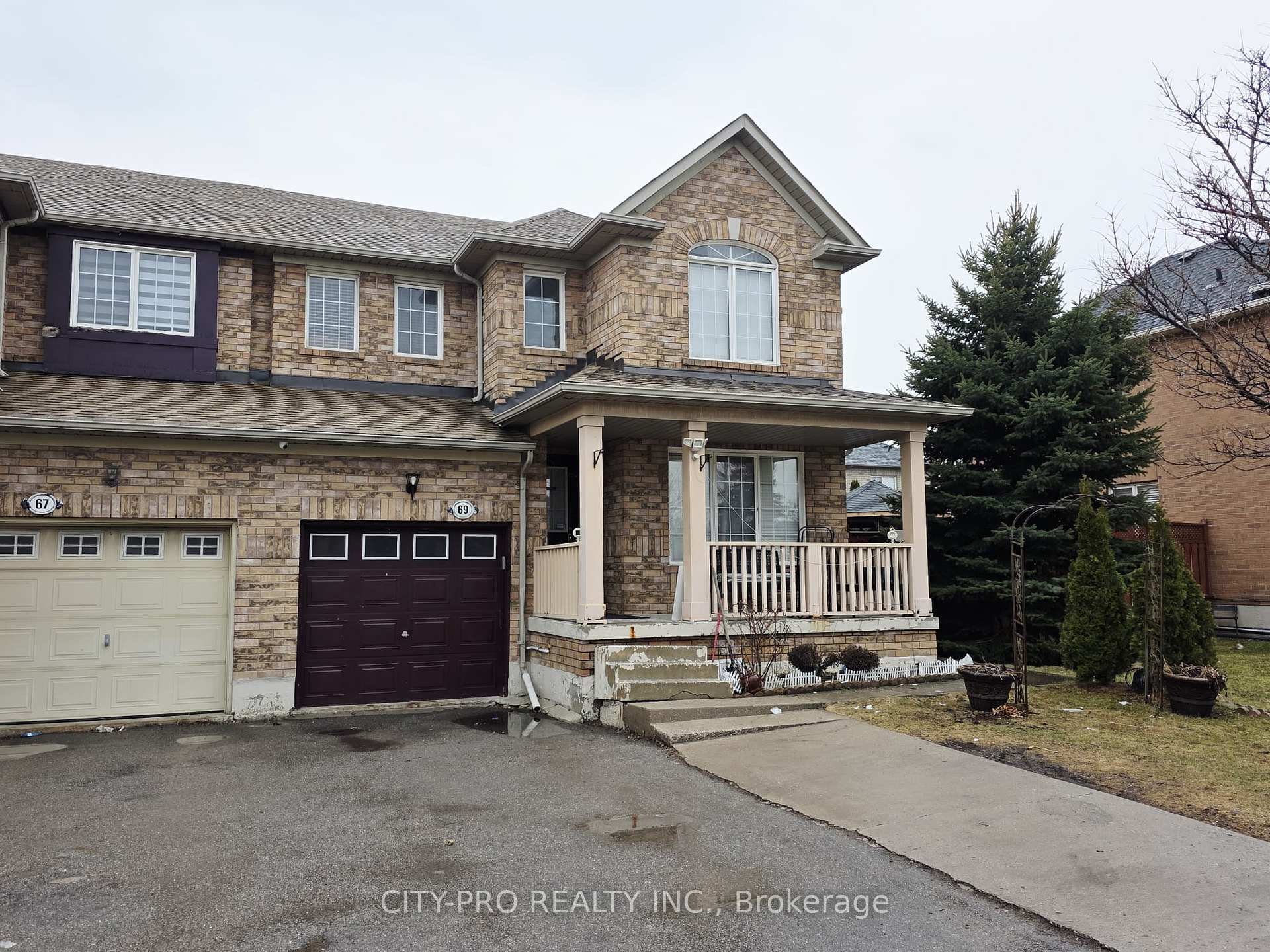 Photo 3 of 69 Mainland Crescent, Vaughan, Vellore Village — HOMEH