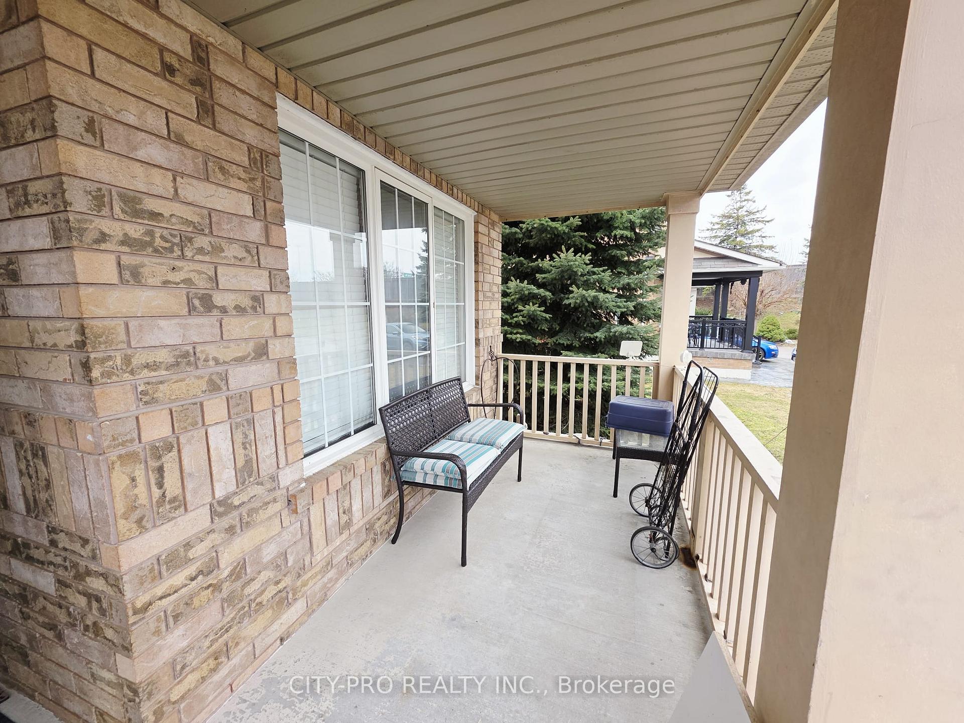 Photo 4 of 69 Mainland Crescent, Vaughan, Vellore Village — HOMEH