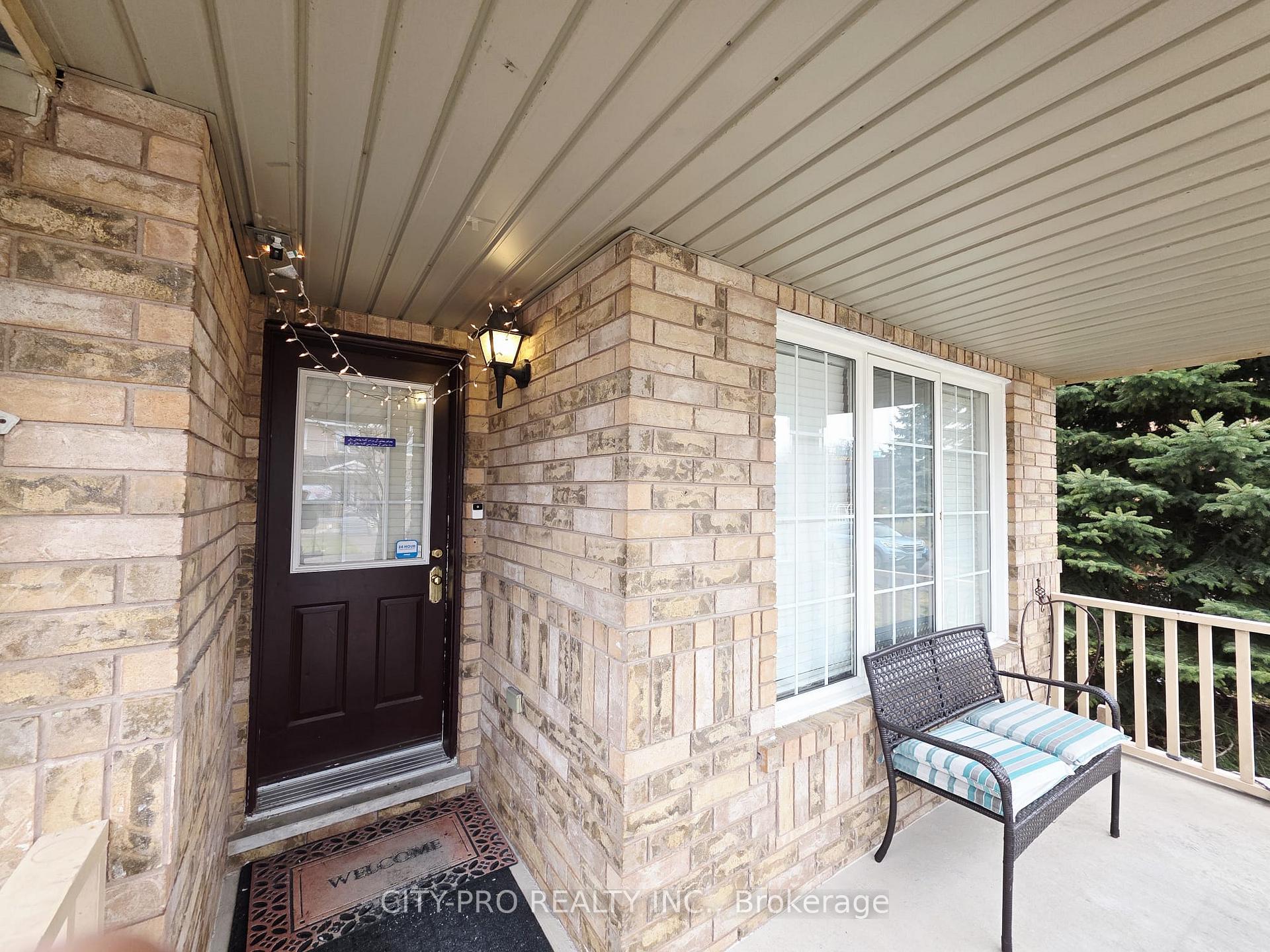 Photo 5 of 69 Mainland Crescent, Vaughan, Vellore Village — HOMEH