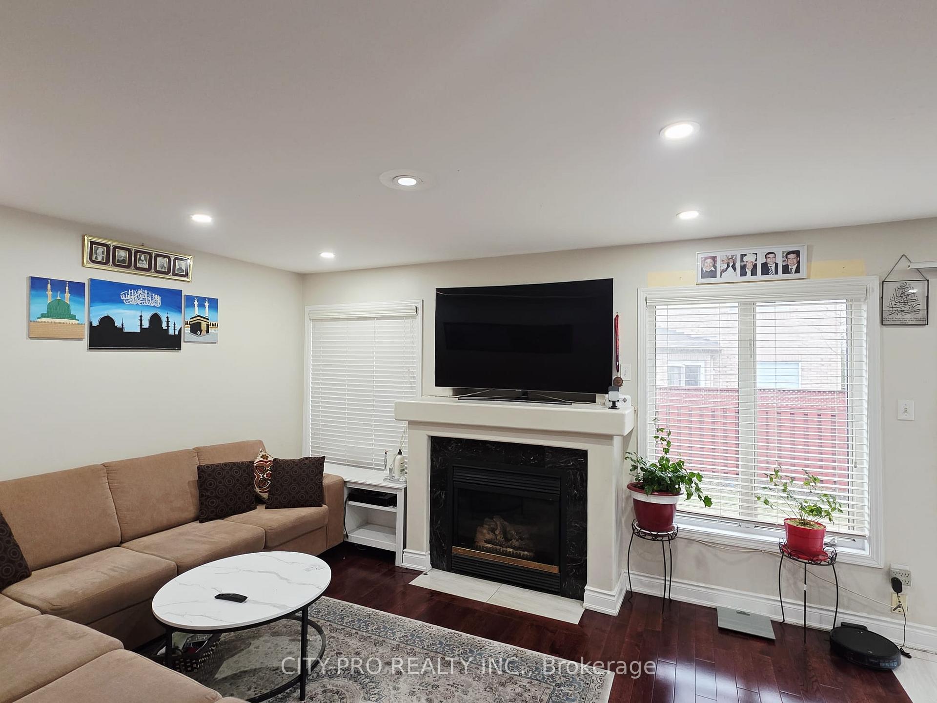 Photo 9 of 69 Mainland Crescent, Vaughan, Vellore Village — HOMEH