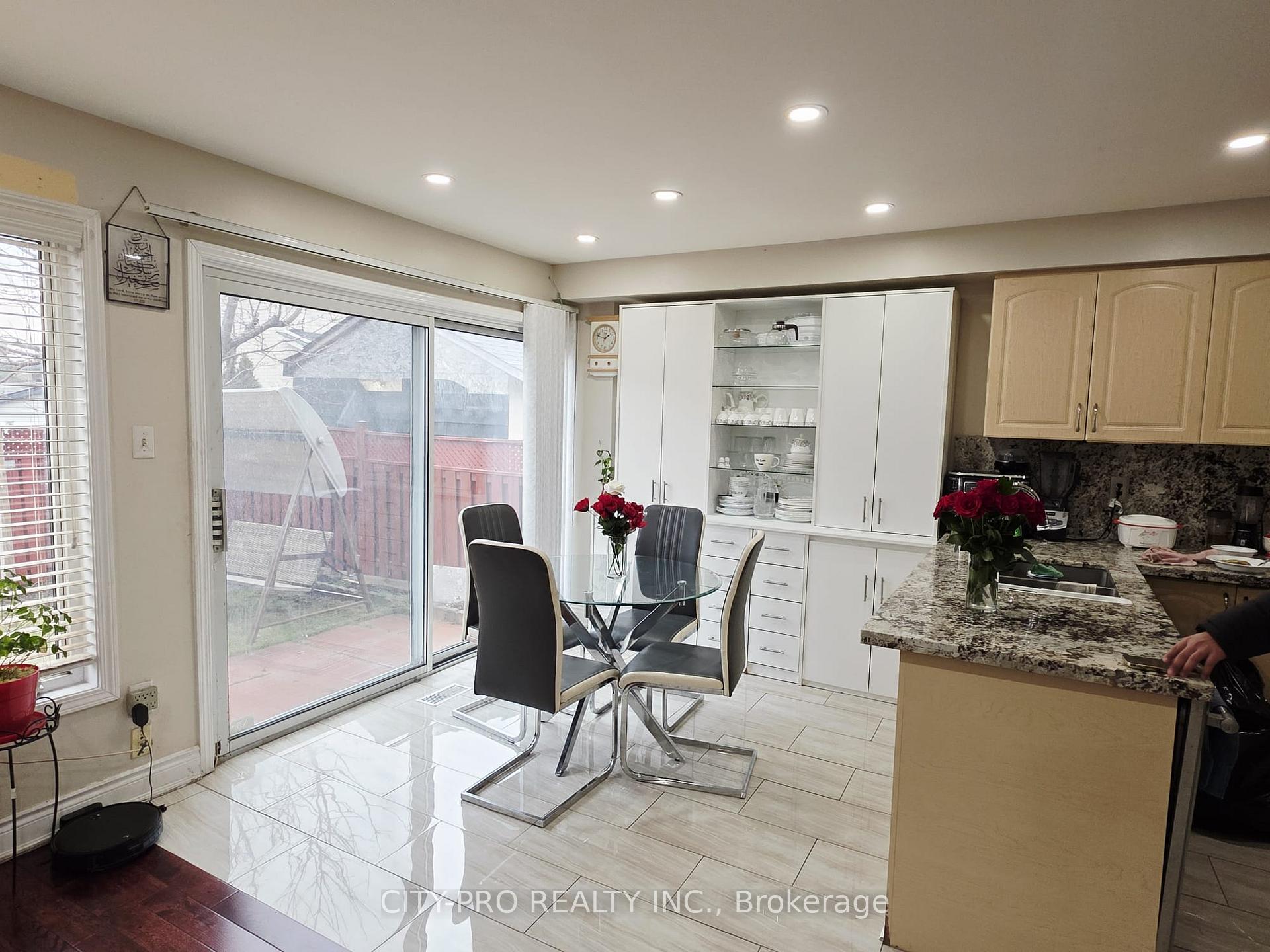 Photo 10 of 69 Mainland Crescent, Vaughan, Vellore Village — HOMEH