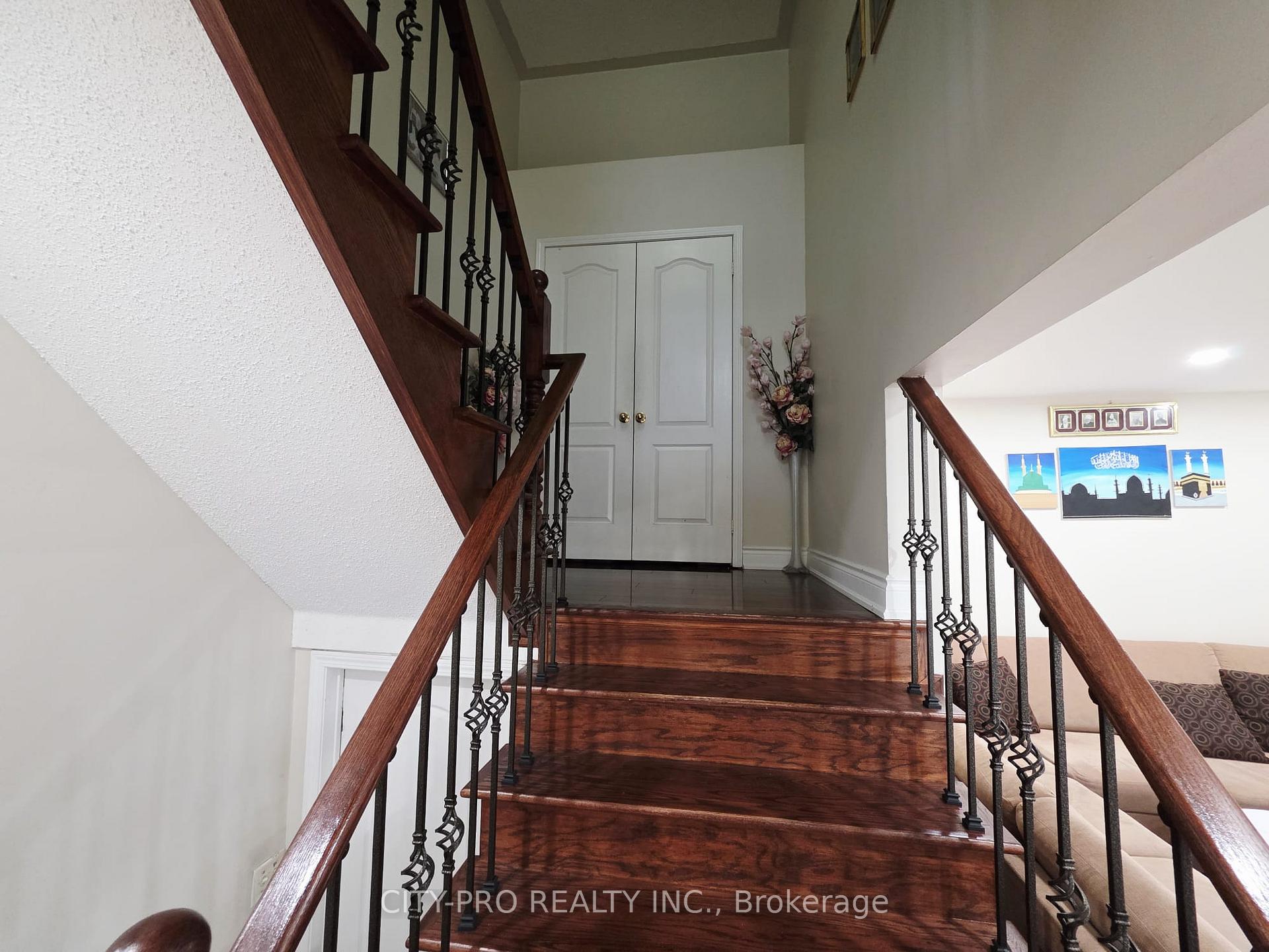 Photo 19 of 69 Mainland Crescent, Vaughan, Vellore Village — HOMEH