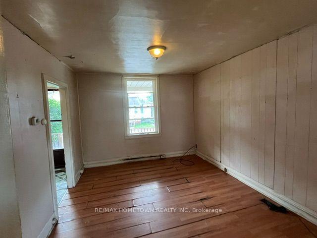 Photo 3 of 19 Daniel Street, Brockville, Brockville — HOMEH
