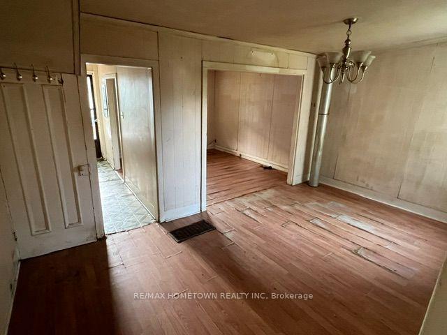 Photo 4 of 19 Daniel Street, Brockville, Brockville — HOMEH