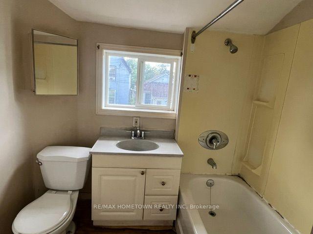 Photo 10 of 19 Daniel Street, Brockville, Brockville — HOMEH