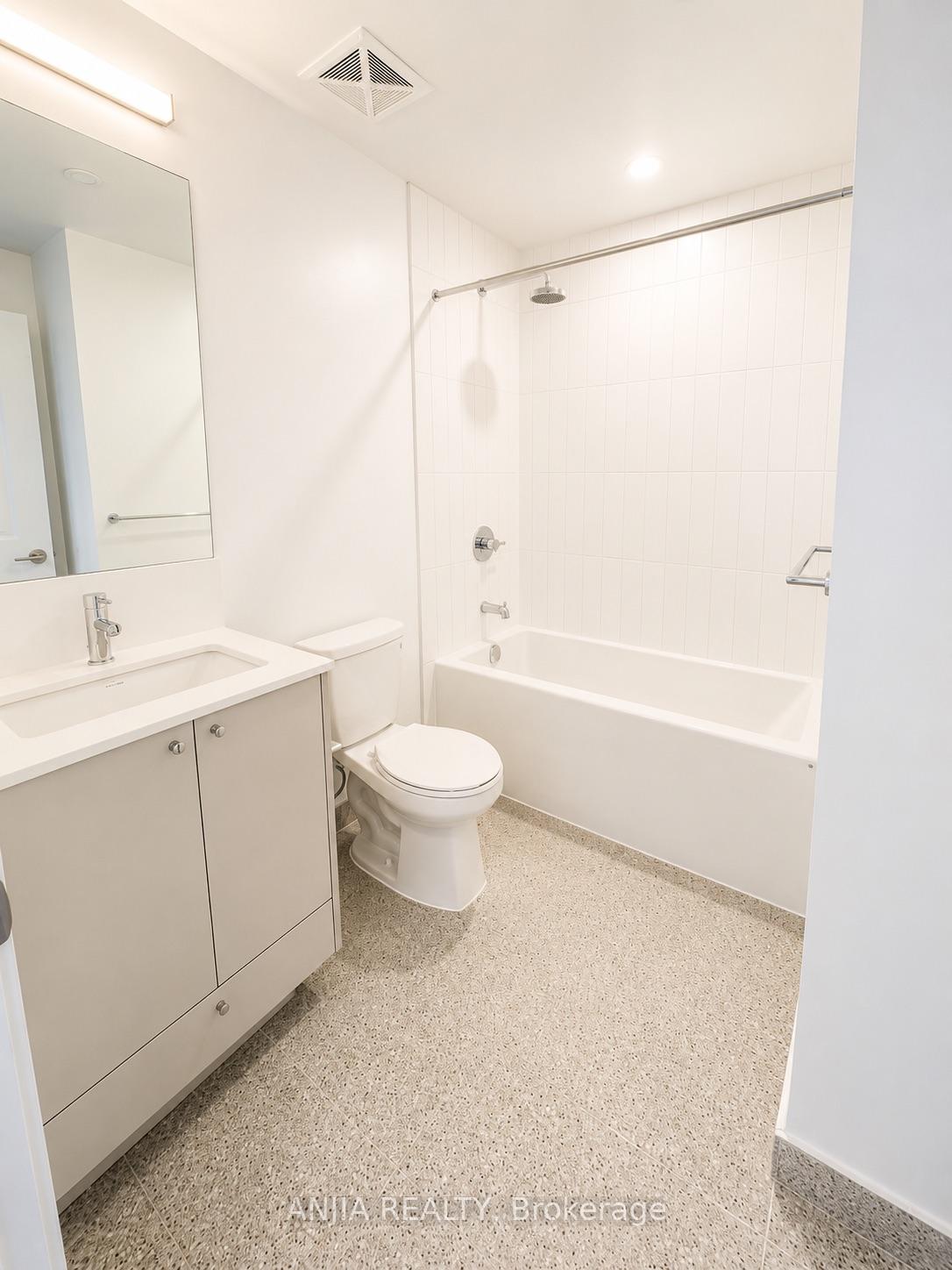 Photo 6 of Unit 2501, 10 Oak Street, Toronto, Regent Park — HOMEH