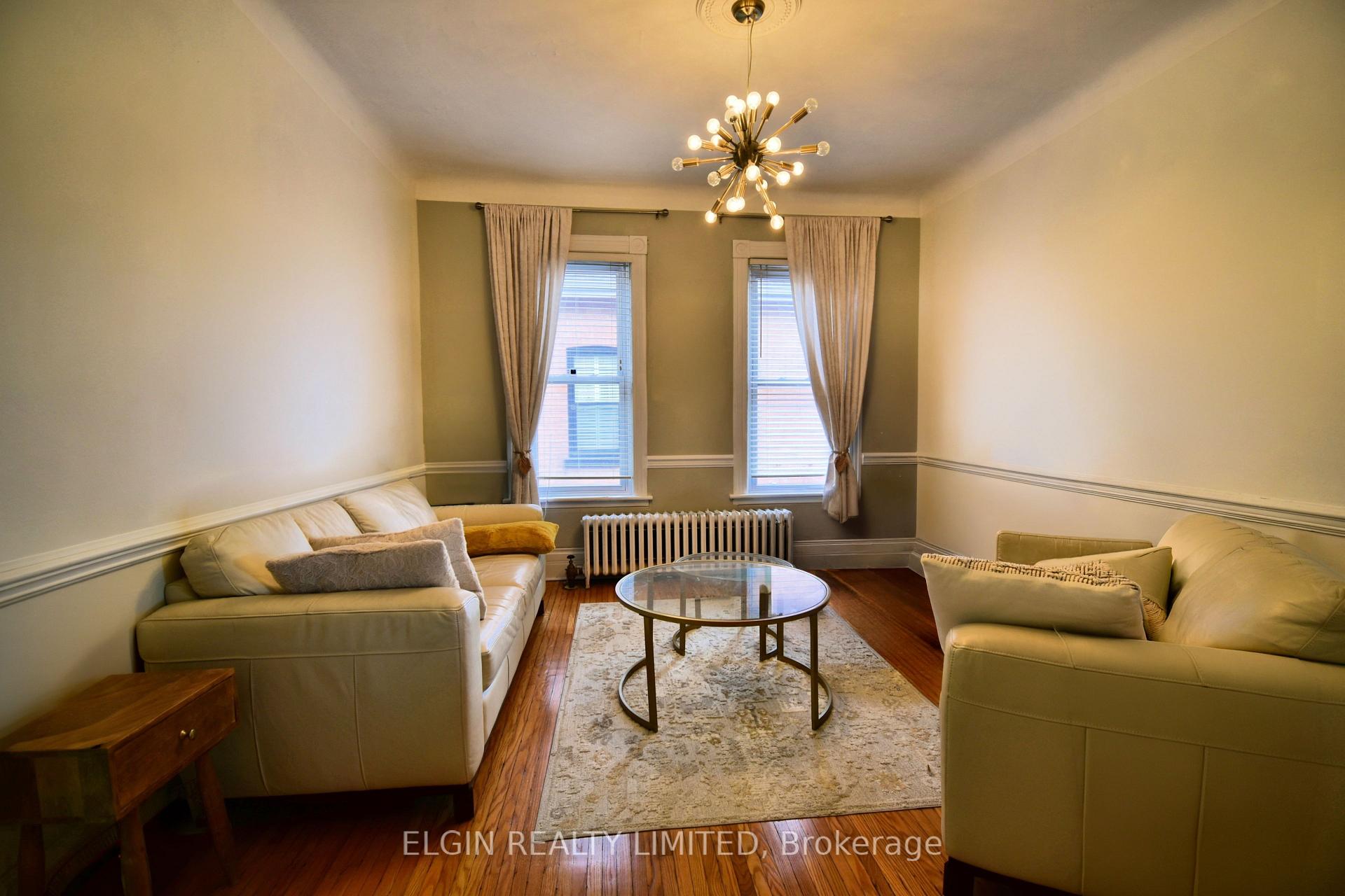 Photo 2 of 17 Prince Albert Street, St. Thomas — HOMEH