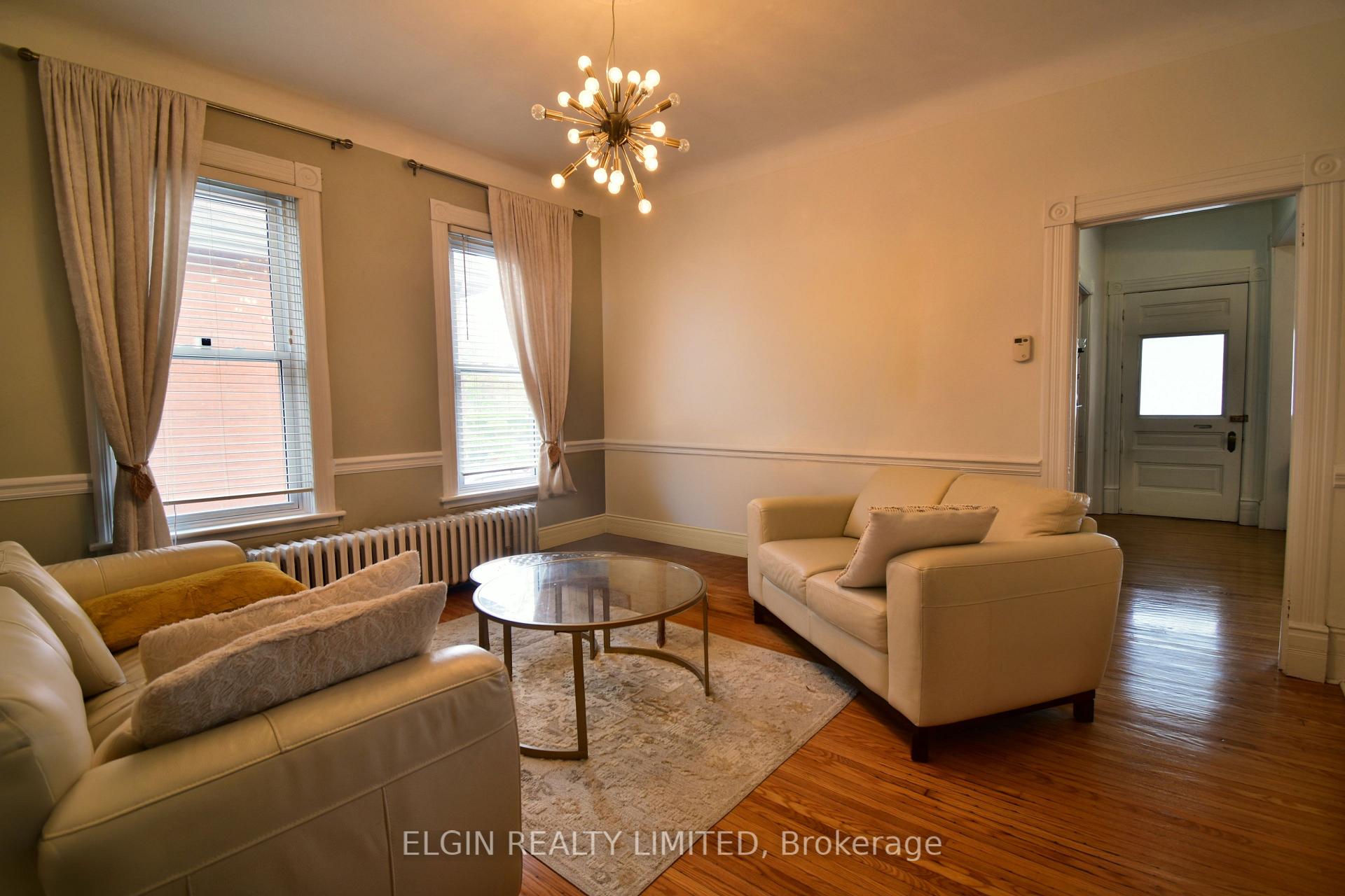 Photo 3 of 17 Prince Albert Street, St. Thomas — HOMEH