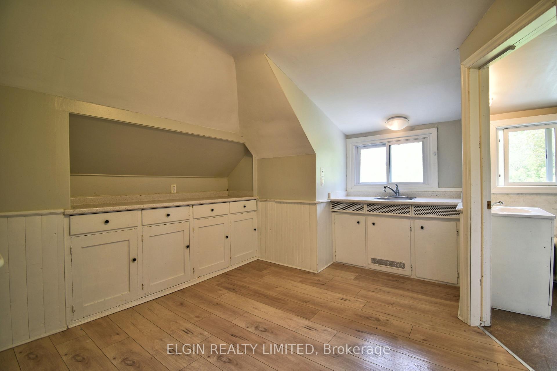 Photo 8 of 17 Prince Albert Street, St. Thomas — HOMEH