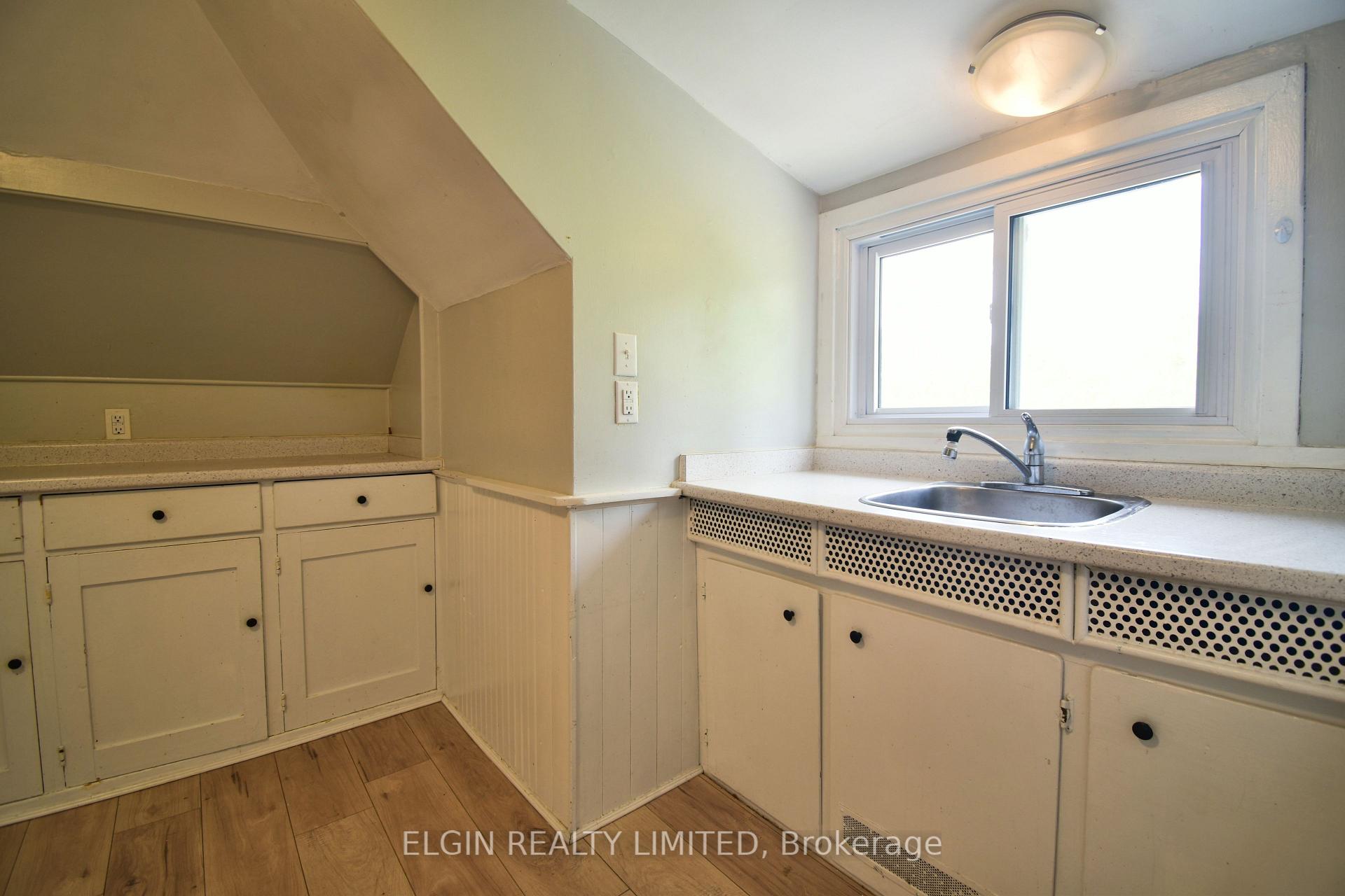 Photo 9 of 17 Prince Albert Street, St. Thomas — HOMEH