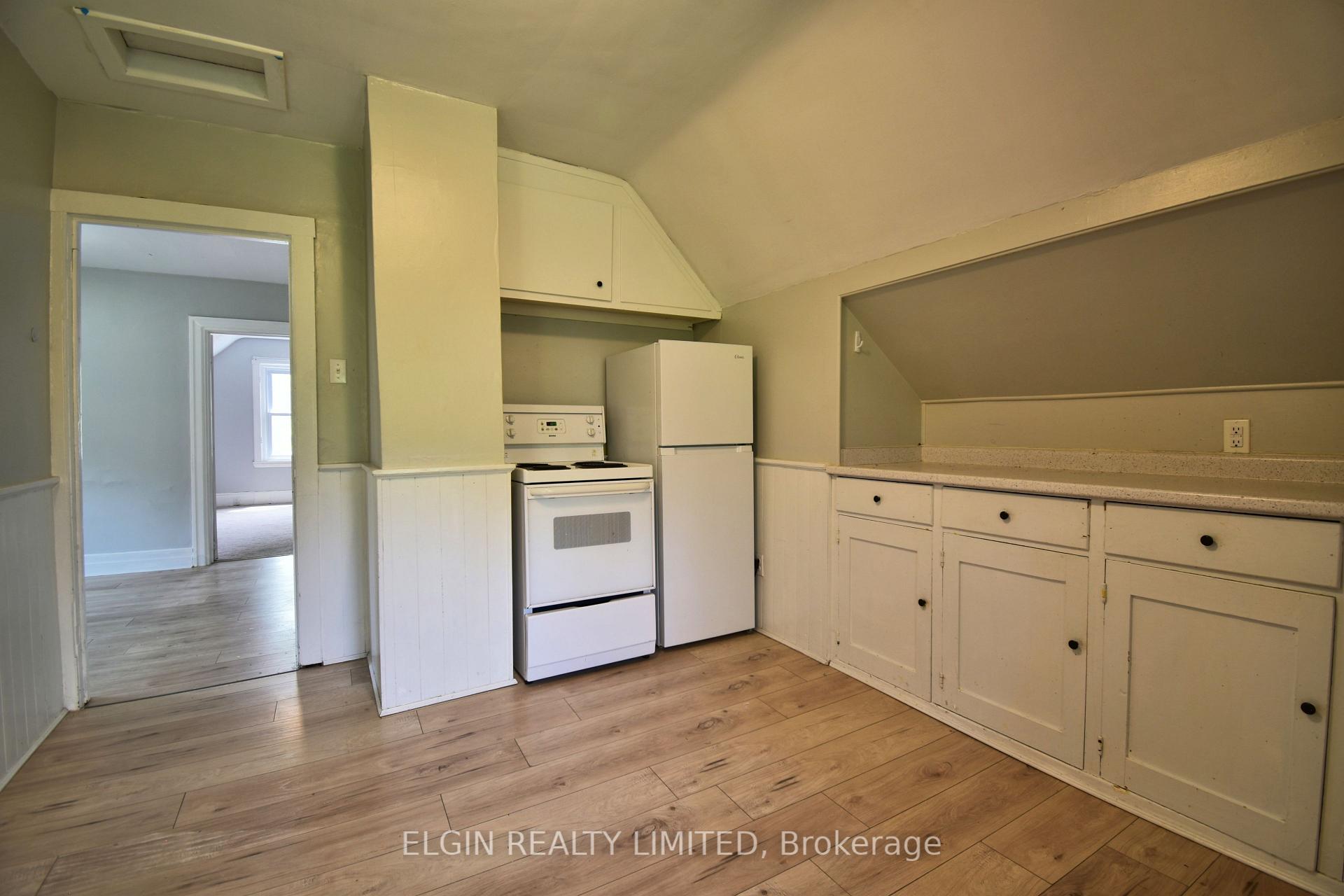 Photo 10 of 17 Prince Albert Street, St. Thomas — HOMEH