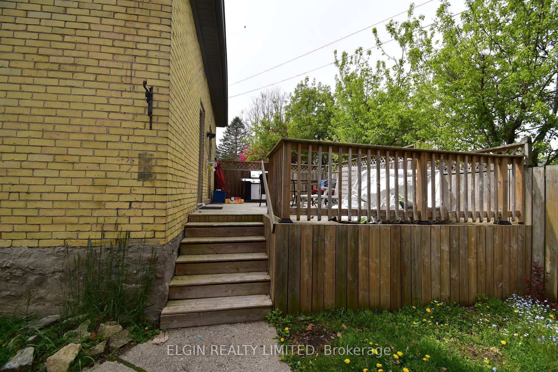 Photo 14 of 17 Prince Albert Street, St. Thomas — HOMEH