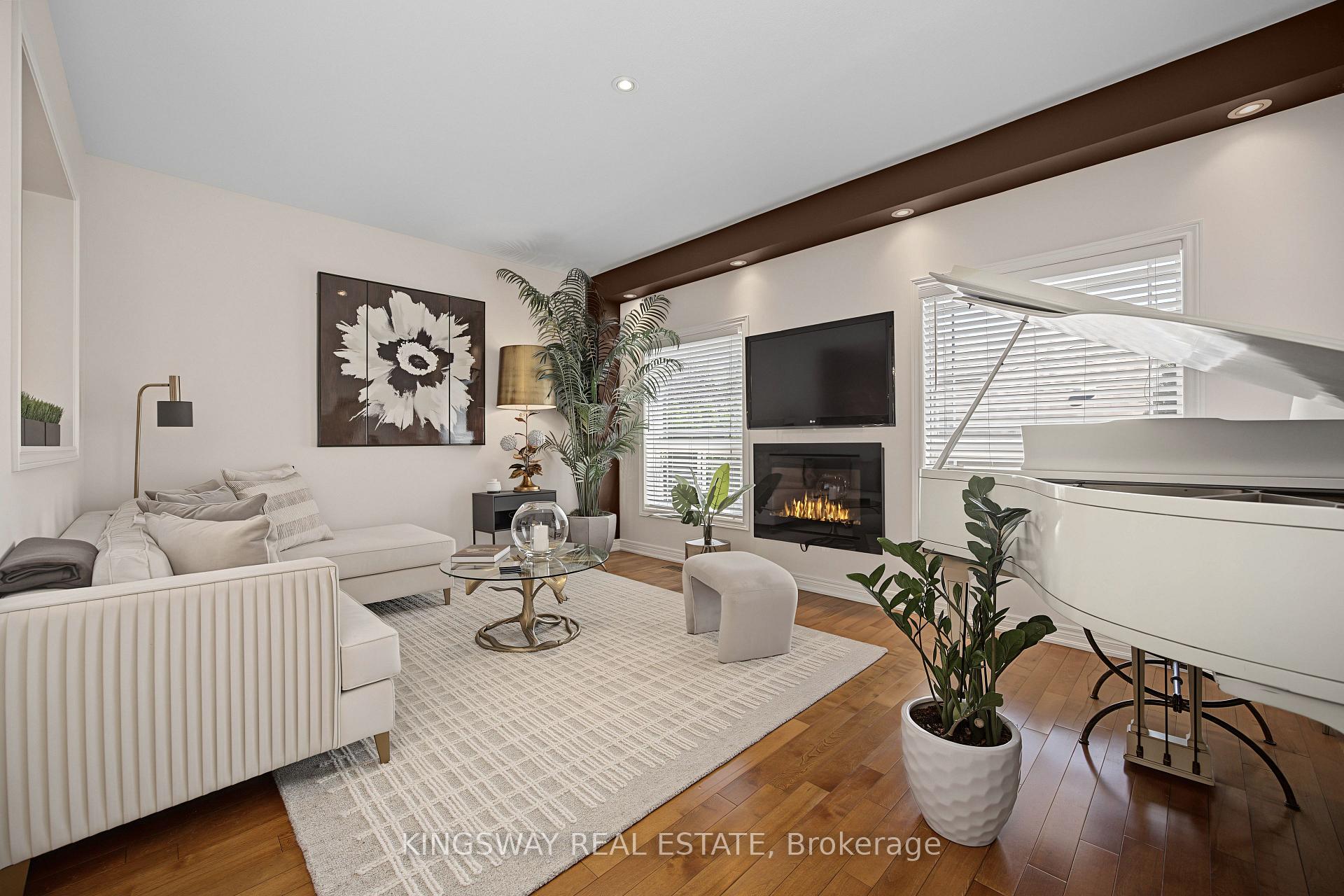 Photo 4 of Unit 11, 218 Plains Road E, Burlington, LaSalle — HOMEH