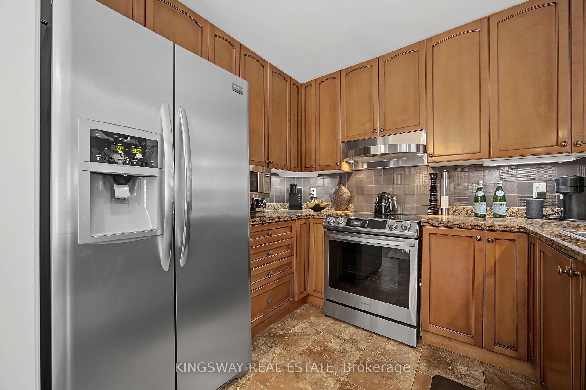 Photo 8 of Unit 11, 218 Plains Road E, Burlington, LaSalle — HOMEH